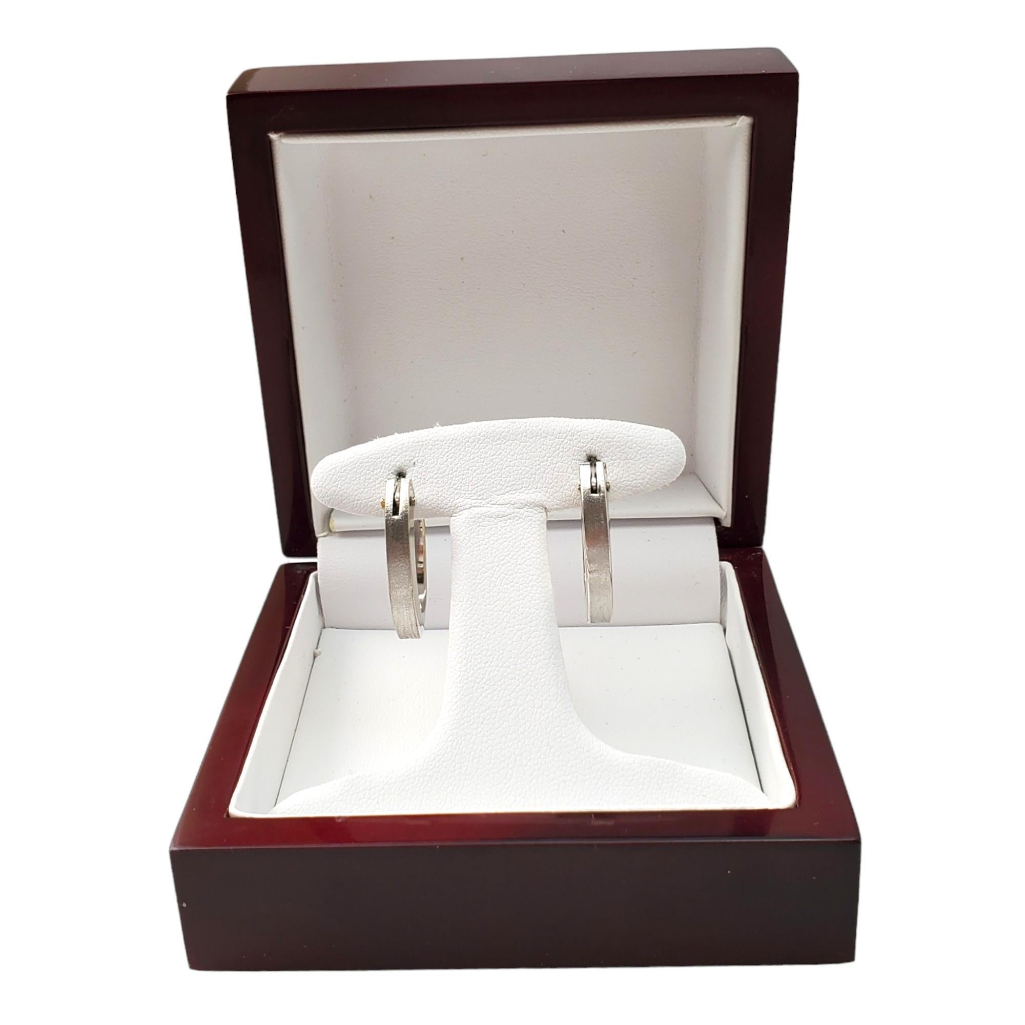 14K White Gold Oval Hammered Hoop Earrings #17016 For Sale 6