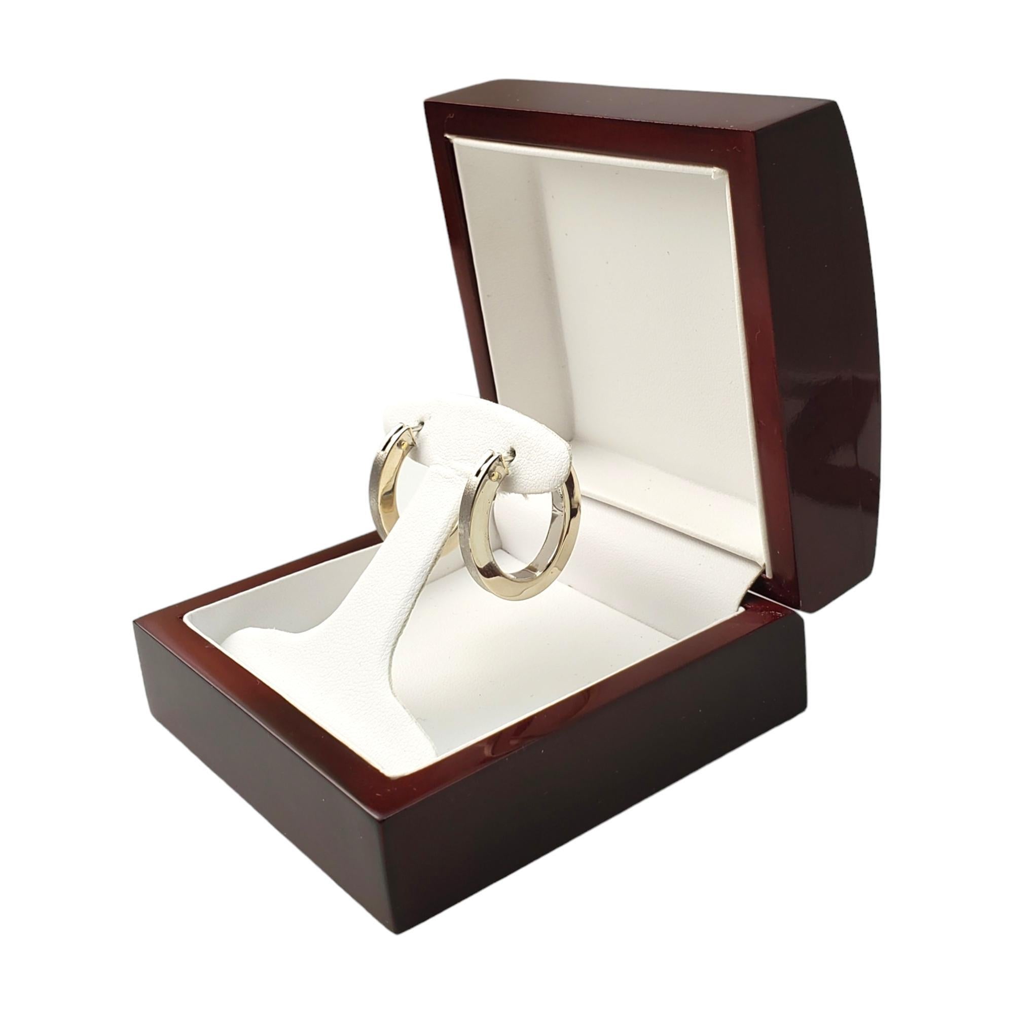 14K White Gold Oval Hammered Hoop Earrings #17016 For Sale 7