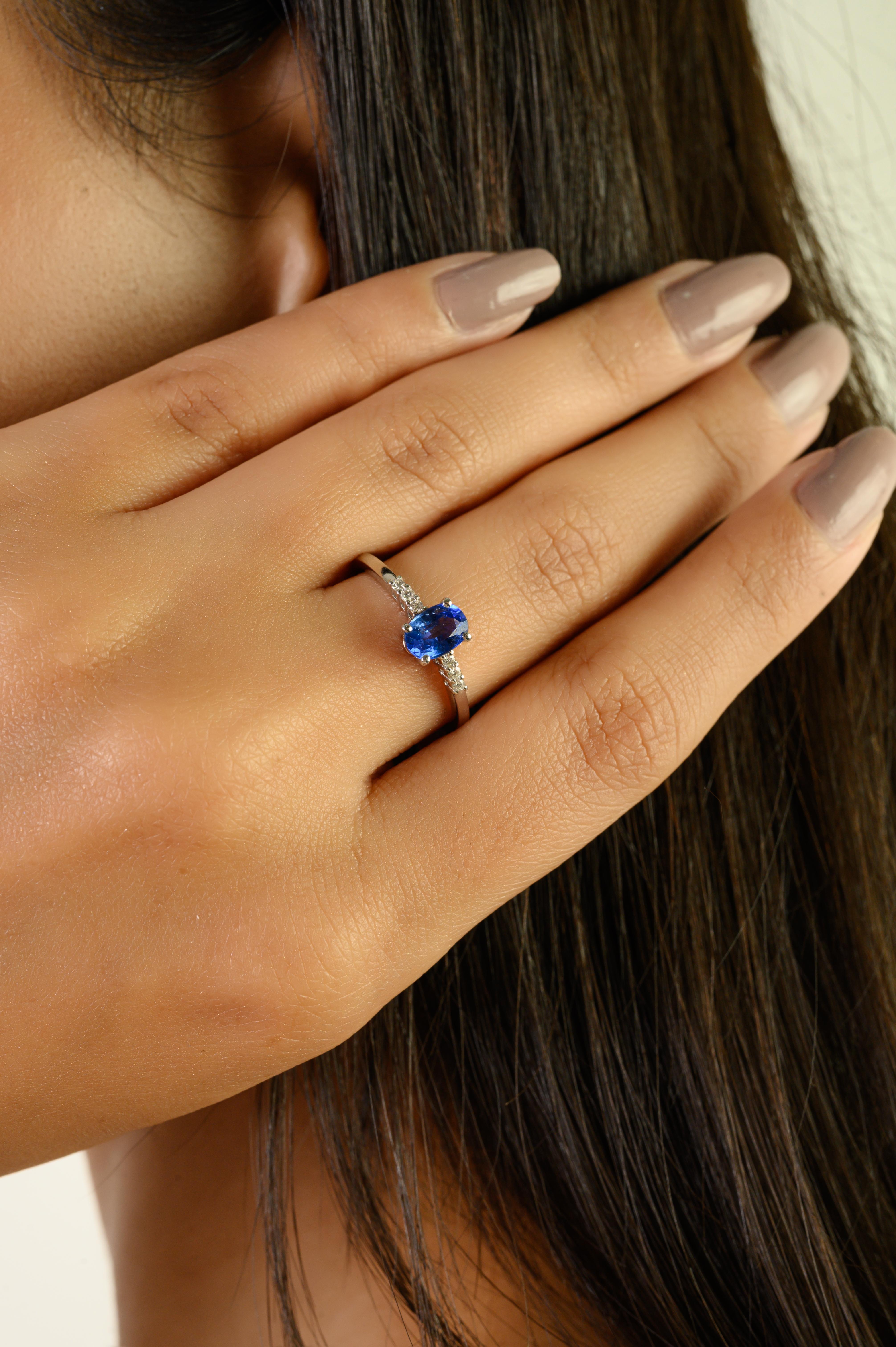 Im Angebot: 14K Weißgold Oval natürlichen blauen Saphir & Diamant Solitär-Ring für Frauen () 2