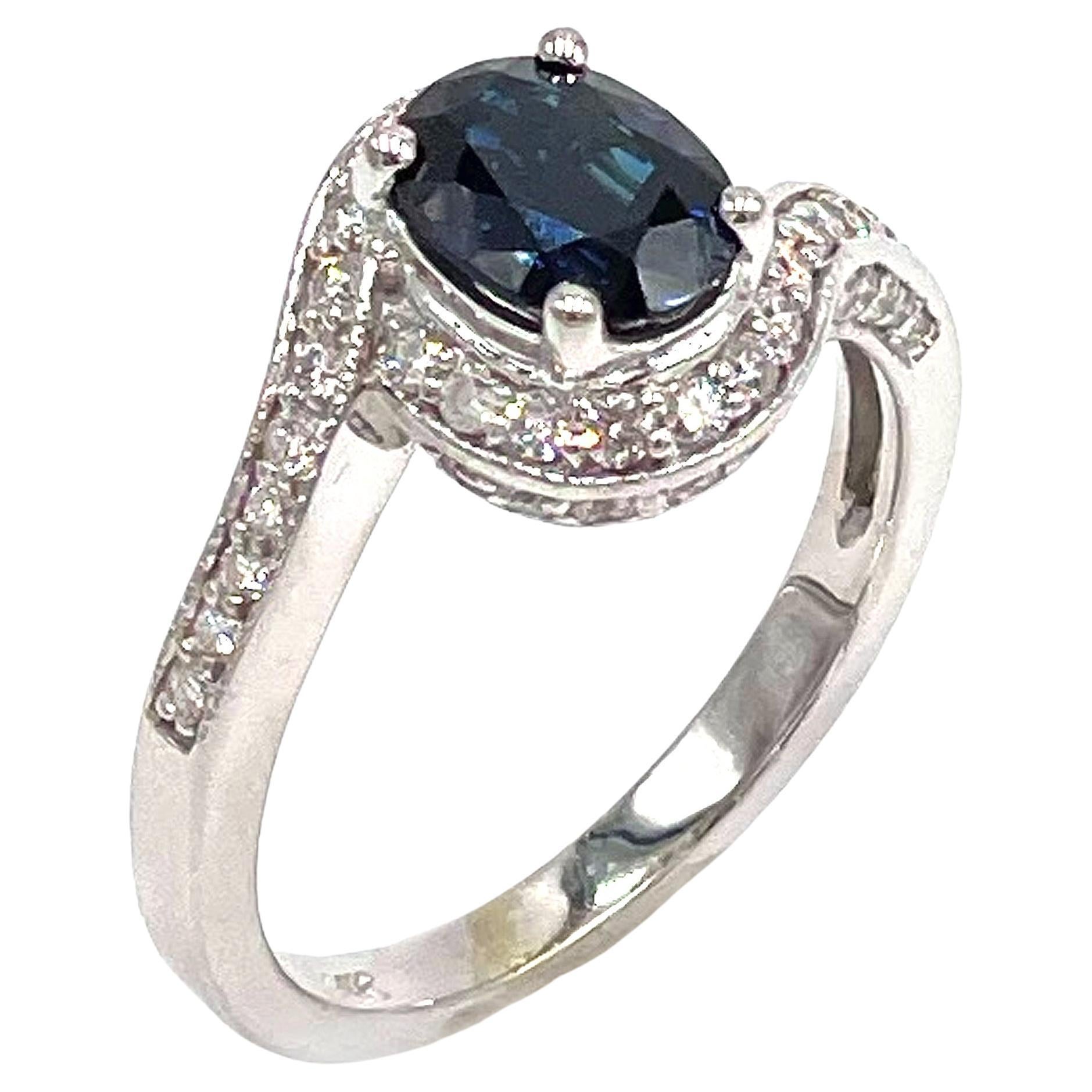 14K White Gold Oval Sapphire Halo Ring with Diamonds For Sale
