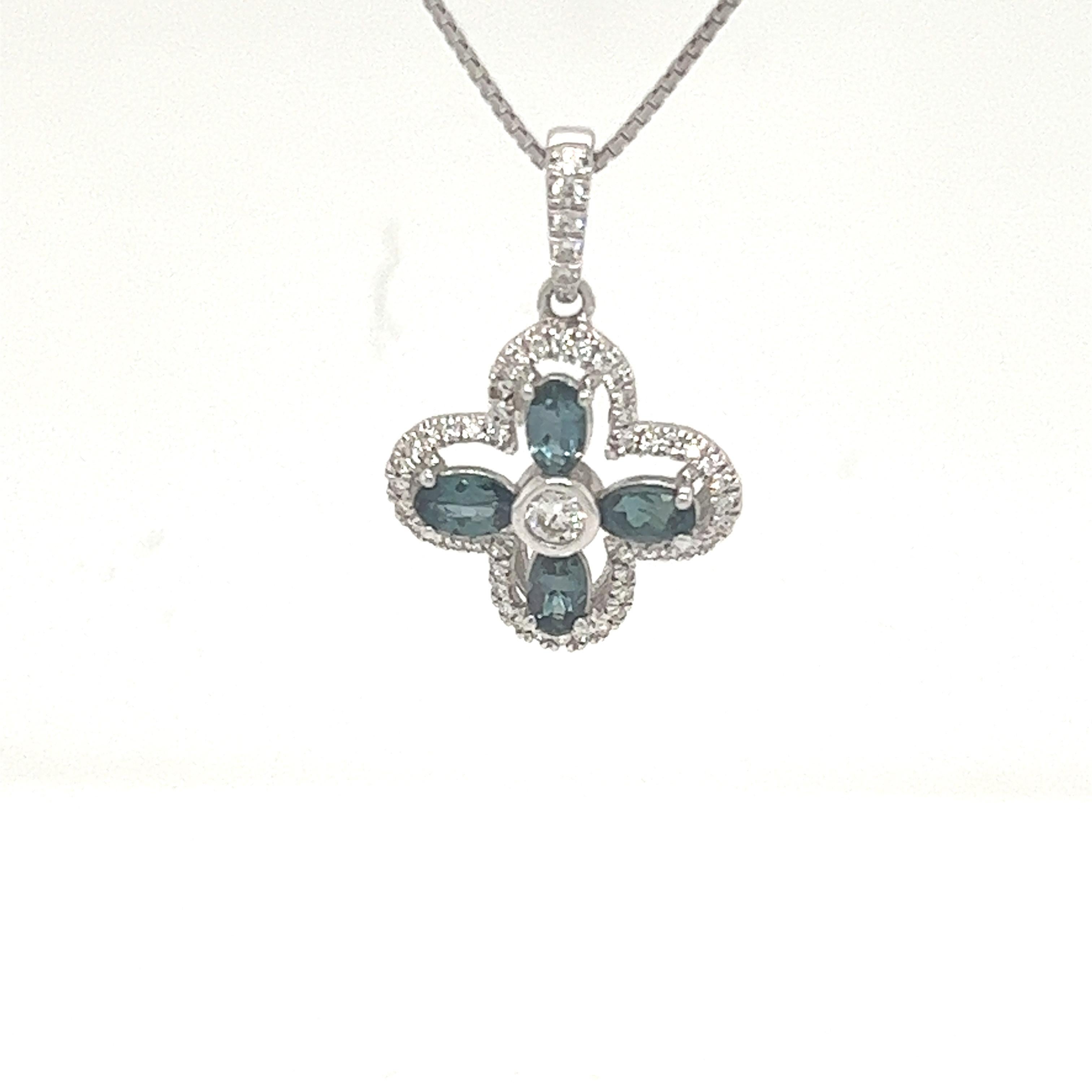 14K White Gold Oval Shape 0.59ct Alexandrite Halo Pendant In New Condition For Sale In New York, NY