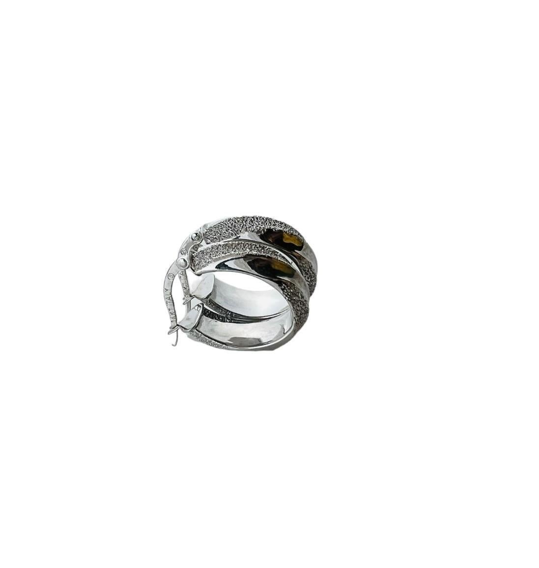 14K White Gold Oval Textured Hoop Earrings #16562 For Sale 3
