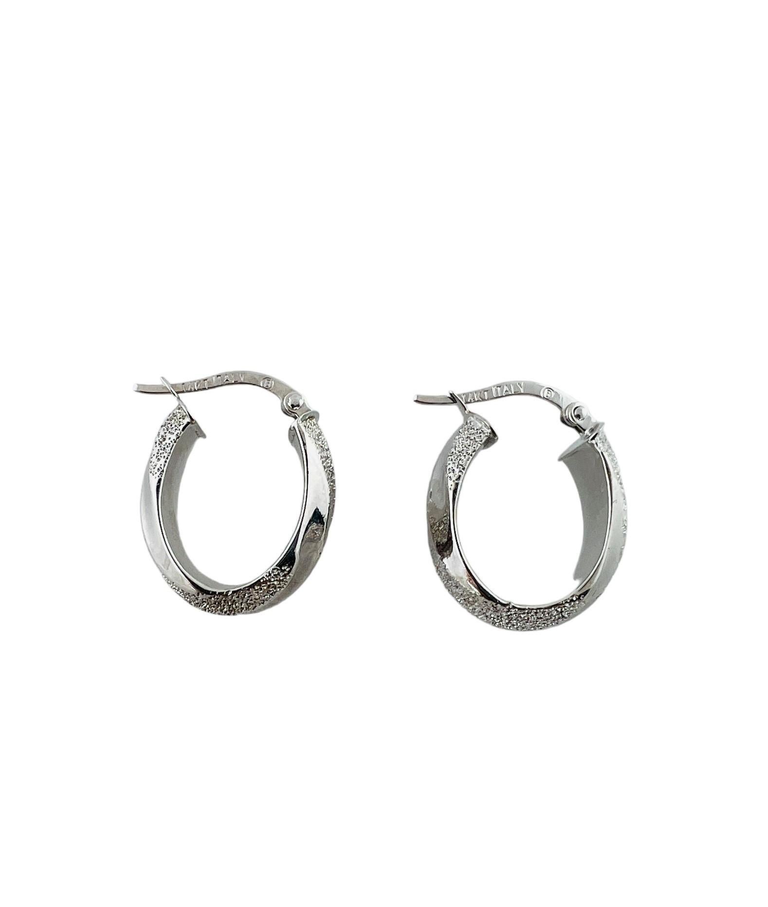 14K White Gold Oval Textured Hoop Earrings #16562 For Sale 4