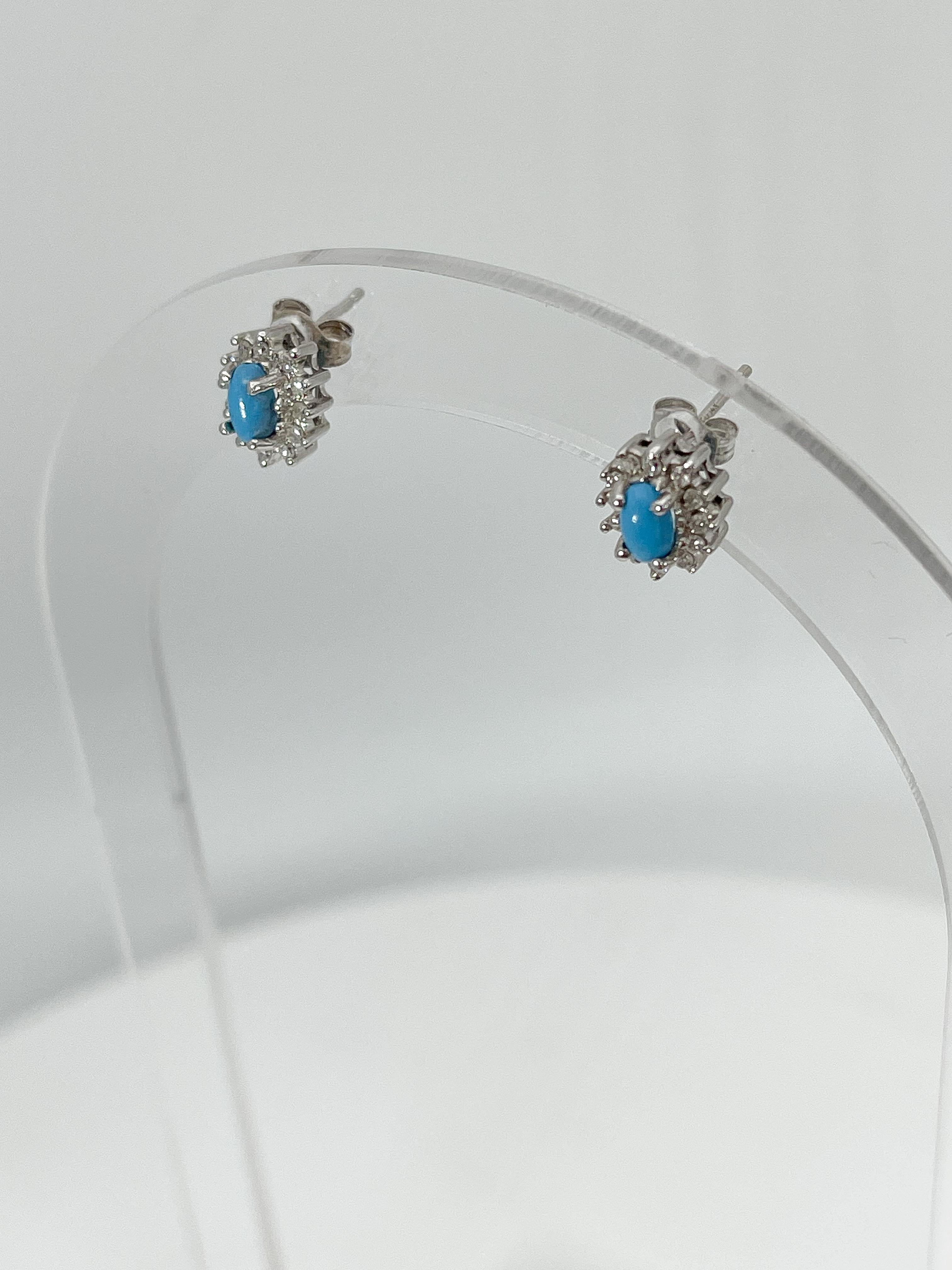 14K White Gold Oval Turquoise and Diamond Stud Earrings In New Condition For Sale In Stuart, FL