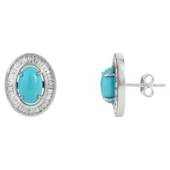 Pendientes de oro blanco de 14K con turquesa ovalada en cabujón y halo de diamantes, 2,52 ct