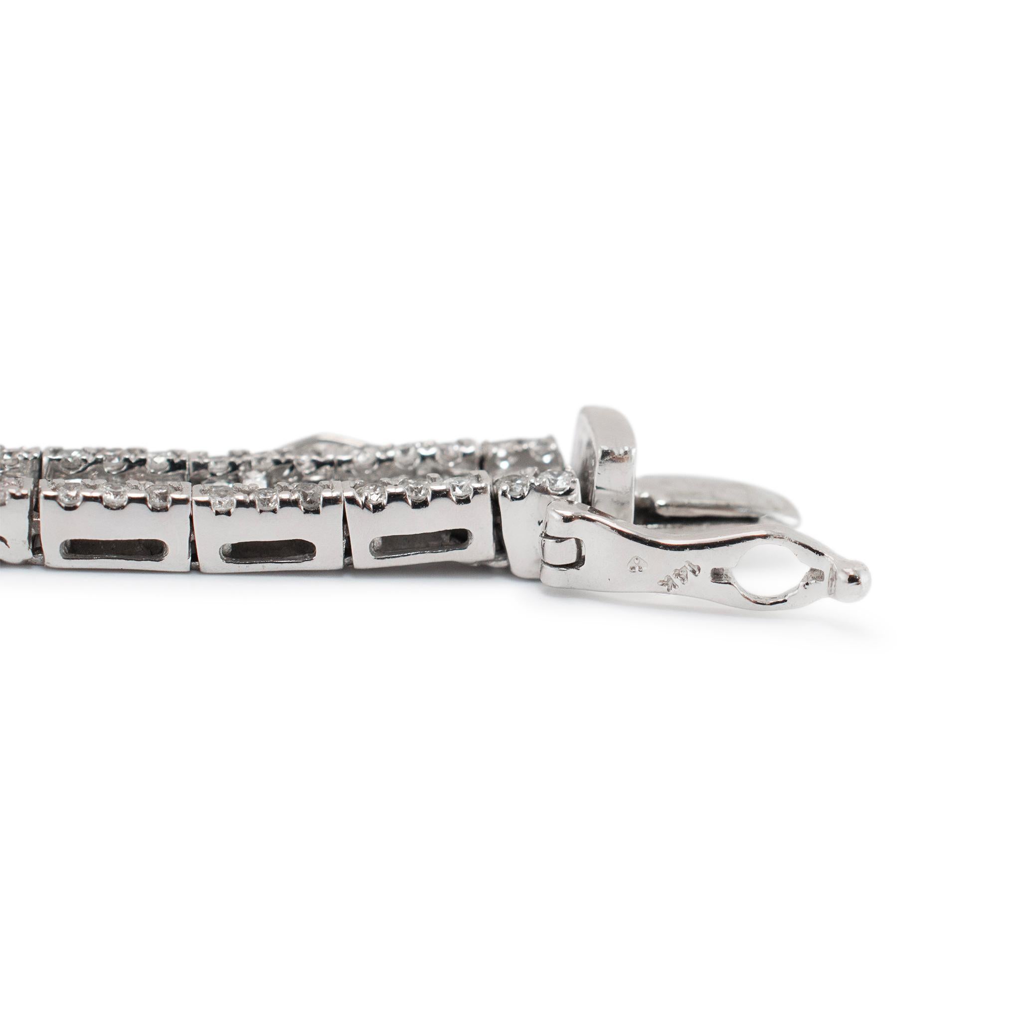 14K White Gold Pave 3.79ct Baguette & Round Diamond Tennis Bracelet im Zustand „Hervorragend“ im Angebot in Houston, TX