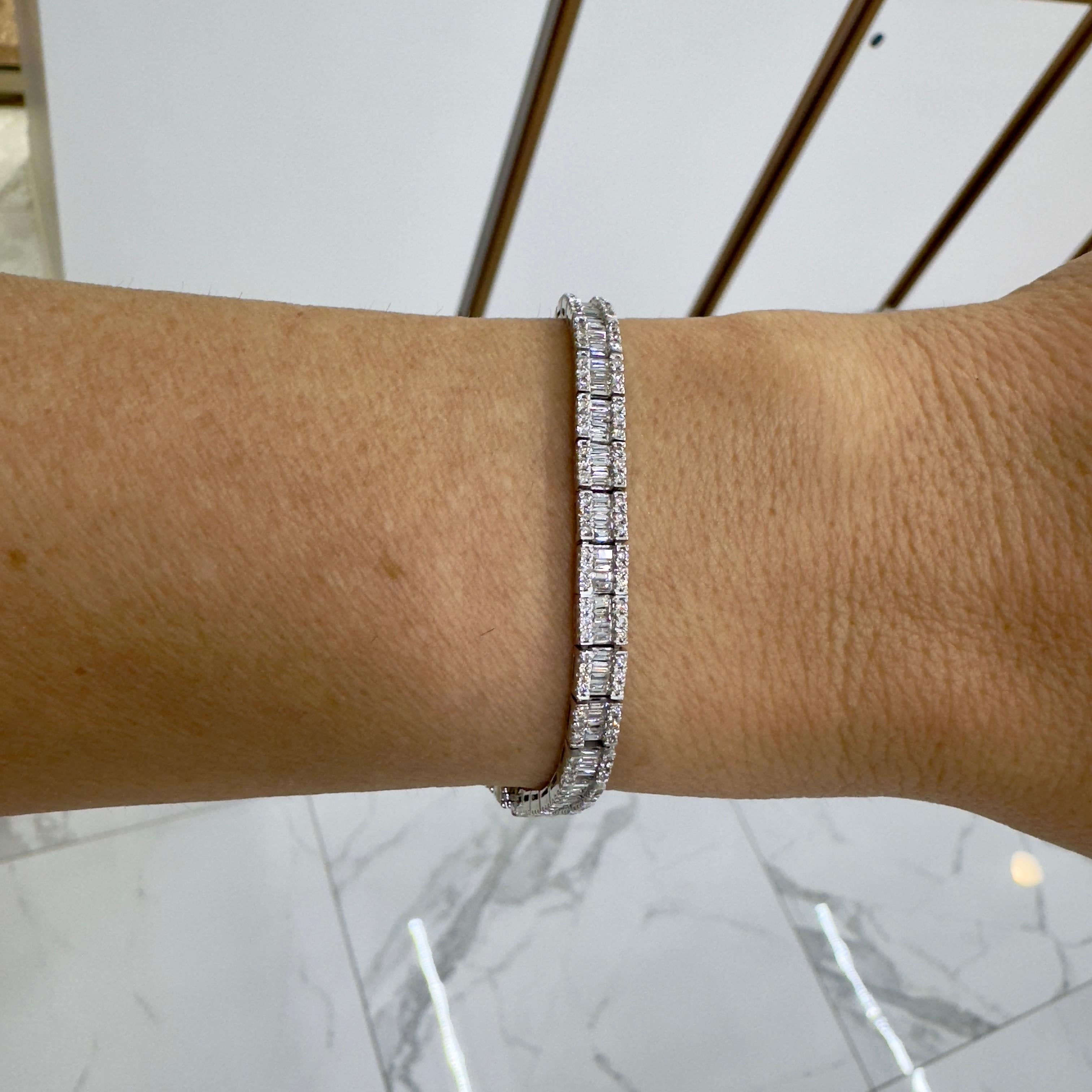 14K White Gold Pave 3.79ct Baguette & Round Diamond Tennis Bracelet im Angebot 1