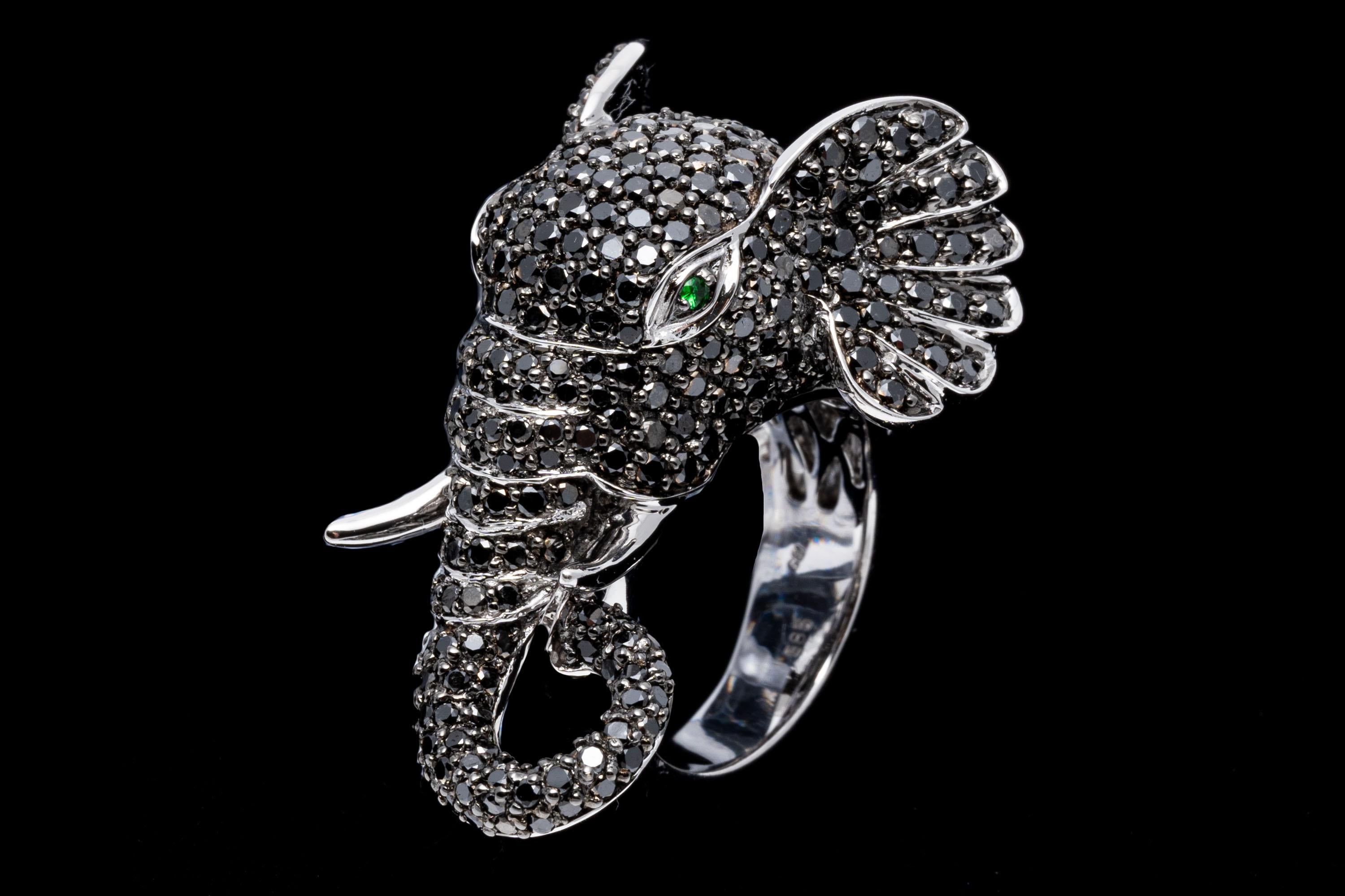 14 Karat Weißgold Ring mit schwarzem Elefantenkopf aus Pavé-Diamant, App. 2.01 TCW (Rundschliff) im Angebot