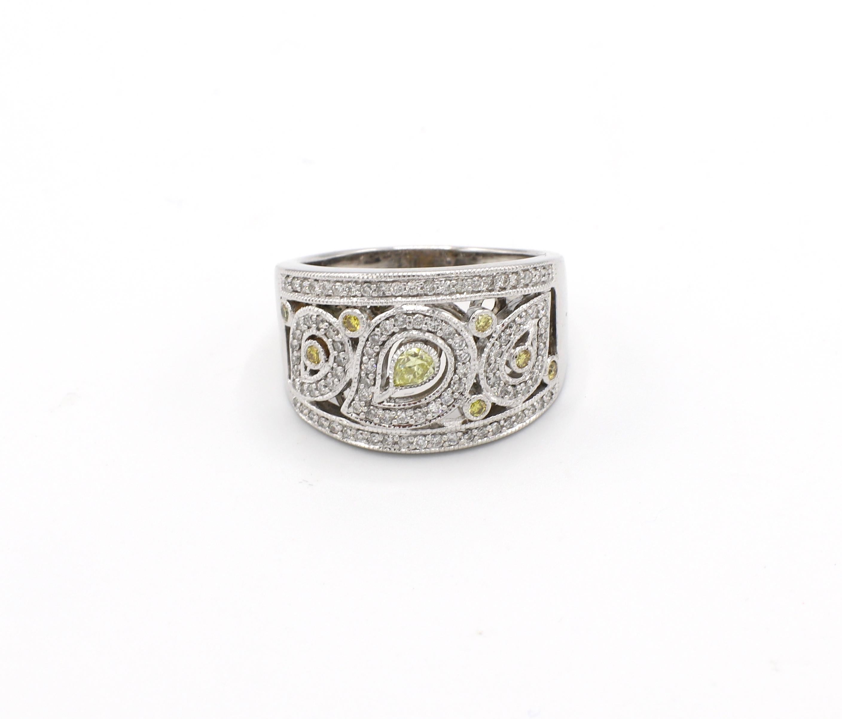 14 Karat White Gold Pave Diamond Cocktail Ring In Good Condition In  Baltimore, MD