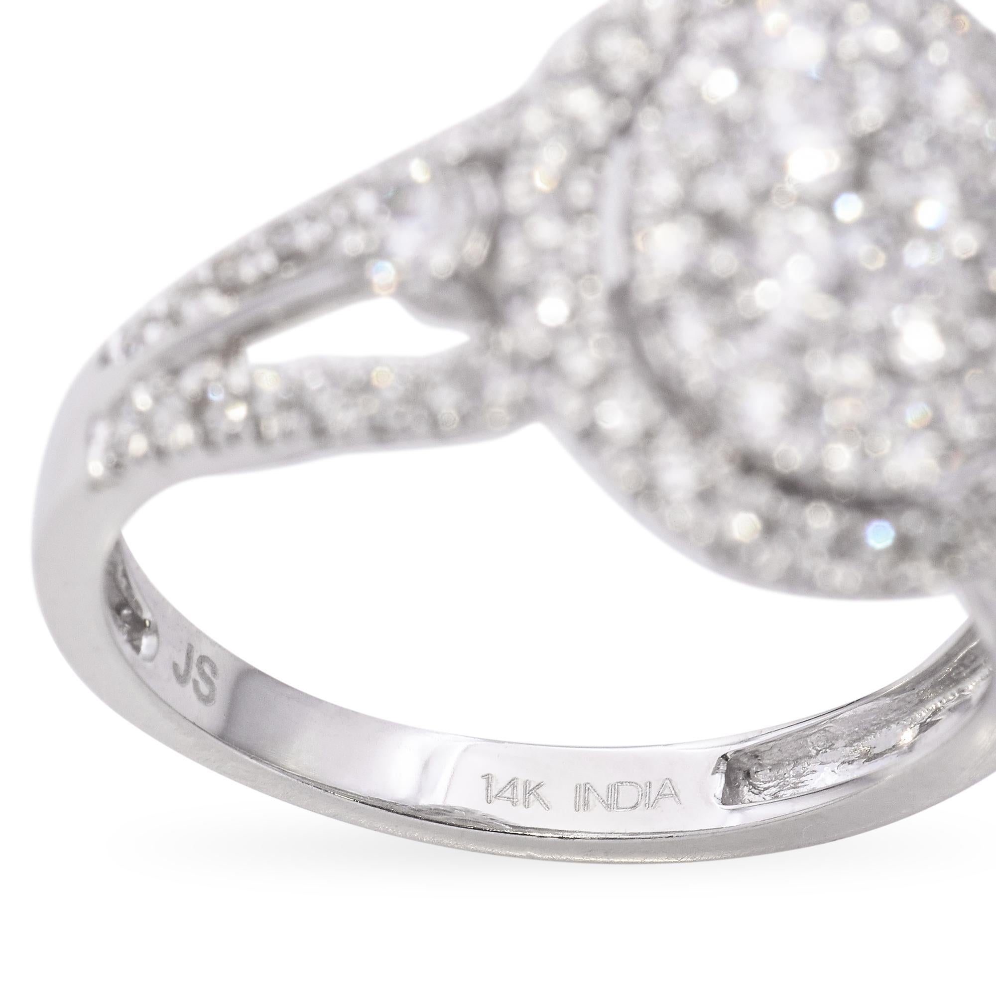 Anello aureola con pavé di diamanti in oro bianco 14K in vendita 1