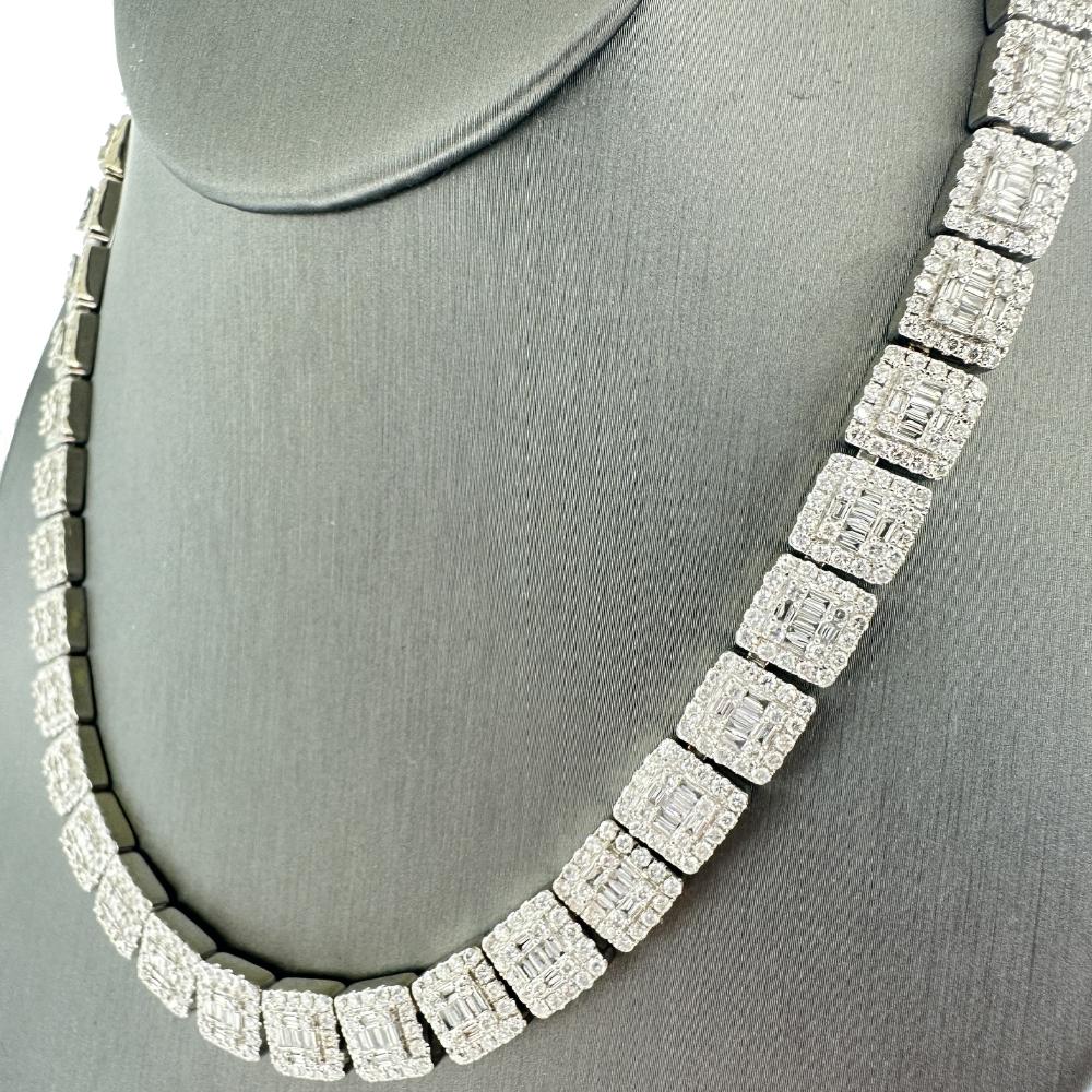 14k White Gold Pave Diamond Necklace Approx. 33CTW In Good Condition For Sale In Boca Raton, FL