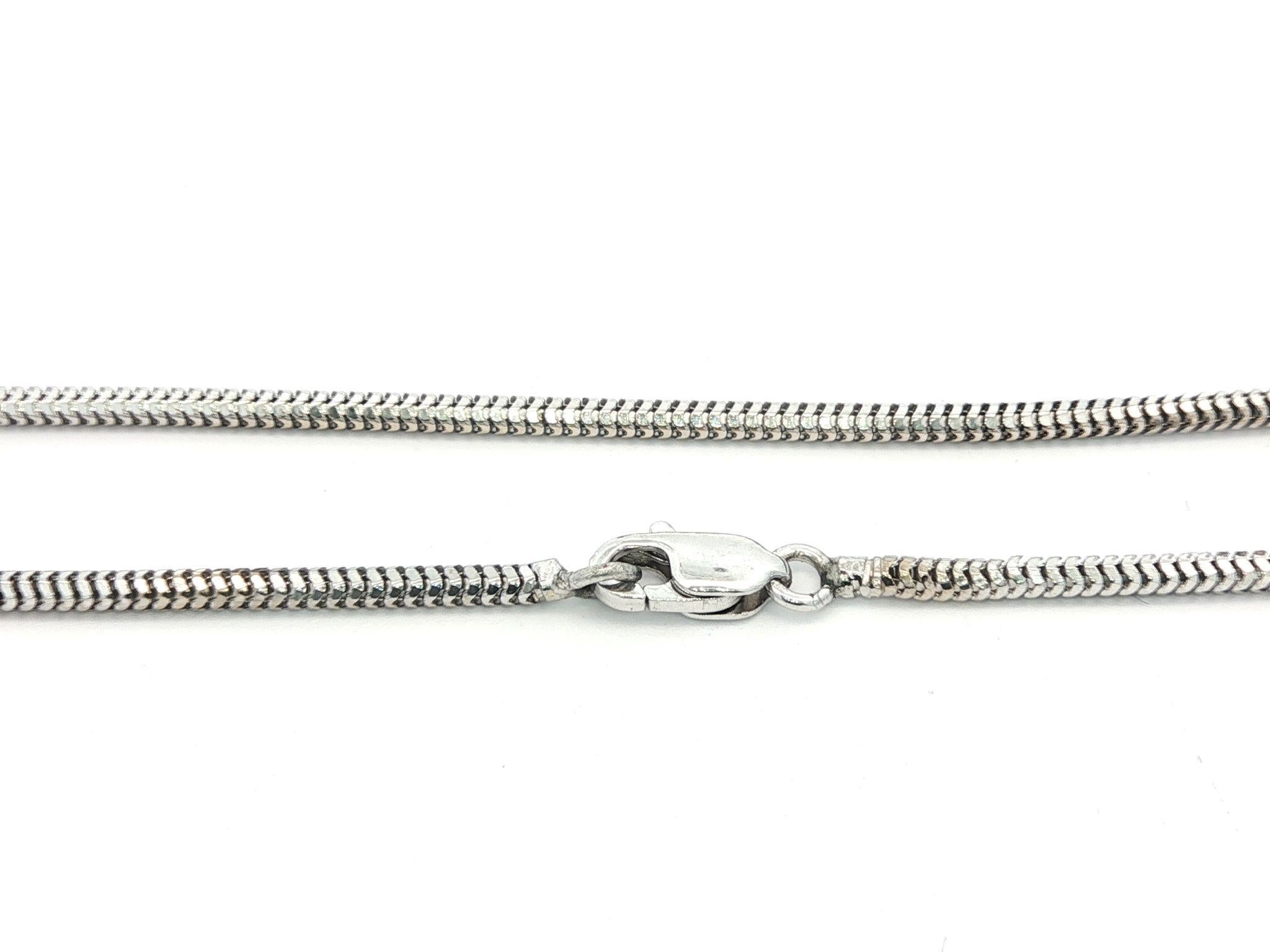 Collana con catena a serpente in oro bianco 14k con pavé di diamanti e segno di pace a forma di cerchio in vendita 5