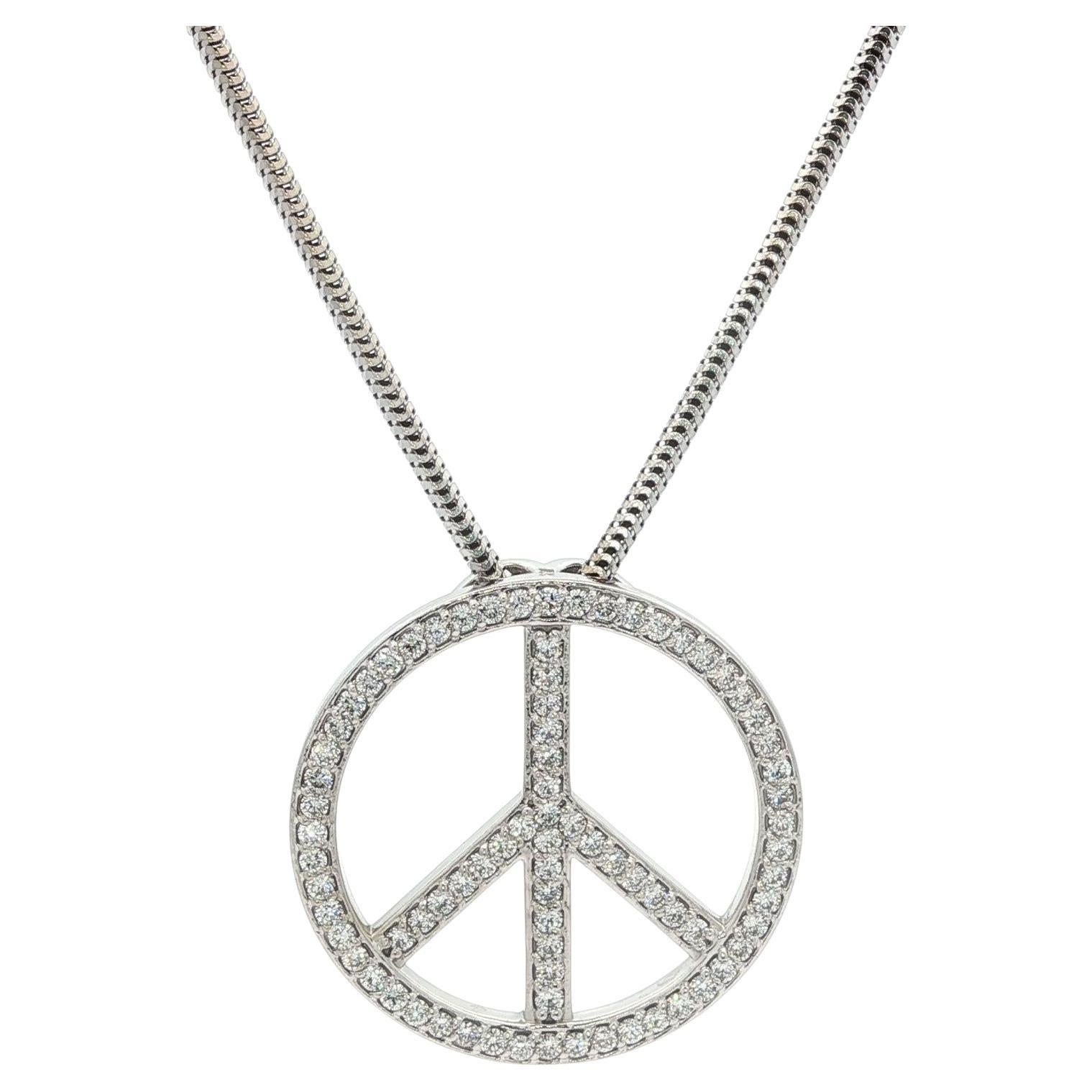 Collana con catena a serpente in oro bianco 14k con pavé di diamanti e segno di pace a forma di cerchio
