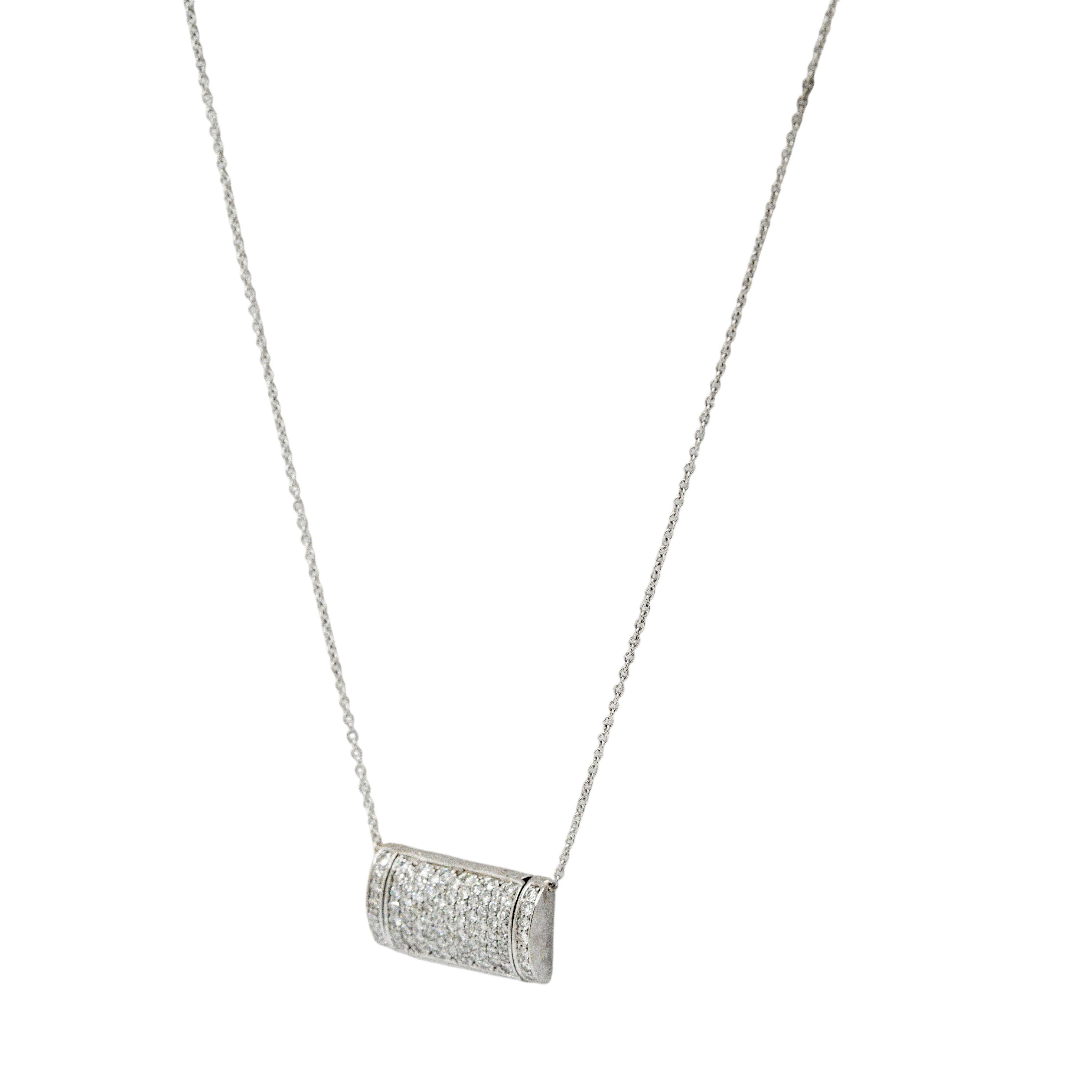 Taglio rotondo Collana con ciondolo rettangolare con pavé di diamanti in oro bianco 14K in vendita