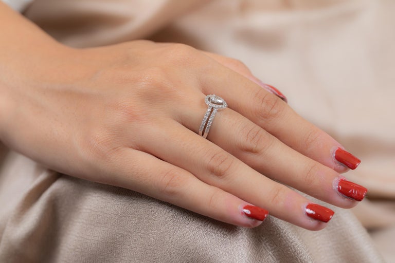 Bague De Fiançailles Halo Or Blanc 14 Carats – Diamants Simulés Taille Poire 2,65 Ct – Tailles 4 à 12 US