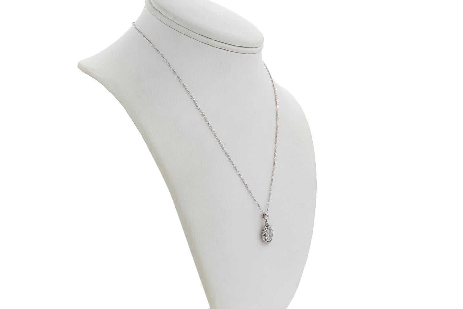 14 Karat Weißgold Halskette mit Diamant-Halo-Anhänger in Birne 1,33 Karat im Zustand „Neu“ im Angebot in Tustin, CA