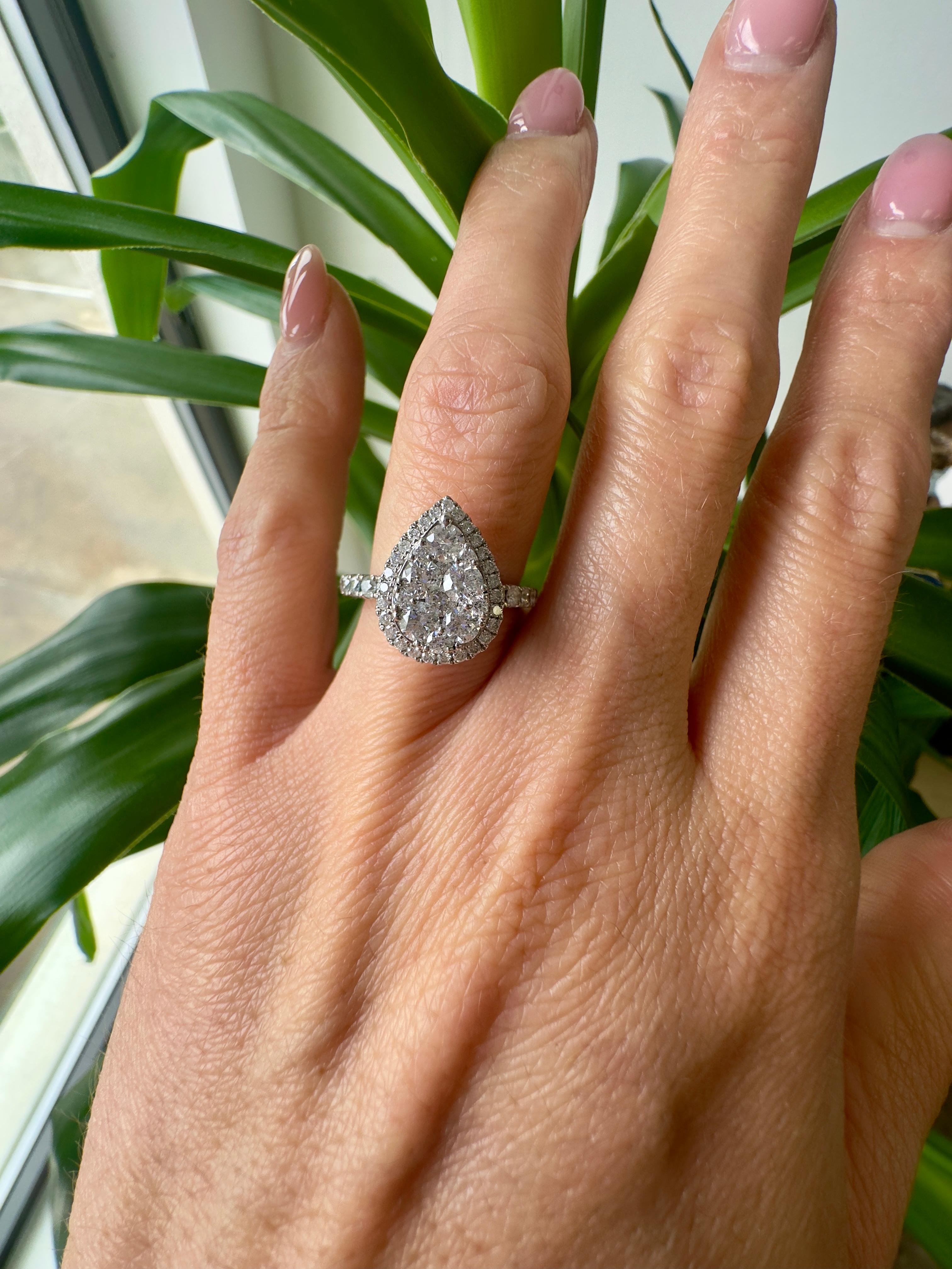 Or blanc 14K en forme de poire 1.25 ctw. Bague en diamant Pour femmes en vente