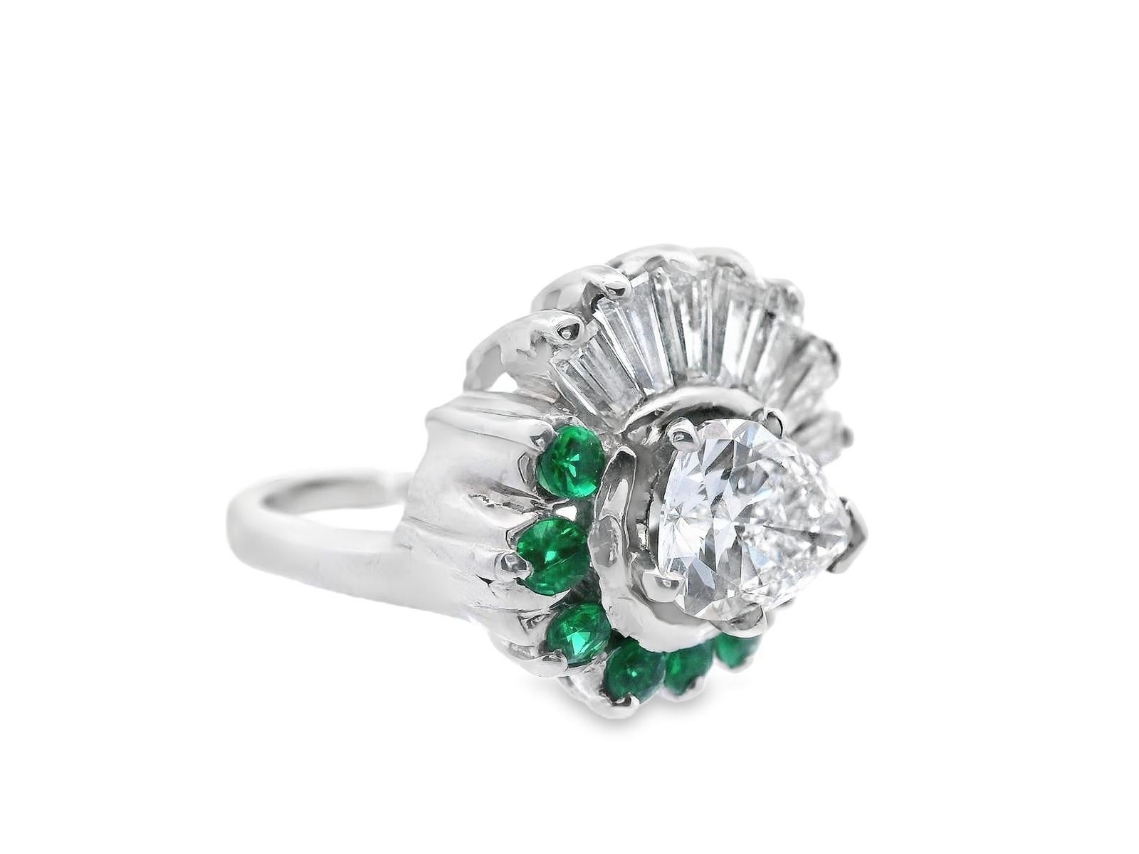 14k Weißgold Birnenförmiger Diamant- und Smaragdring mit GIA-Bericht (Zeitgenössisch) im Angebot