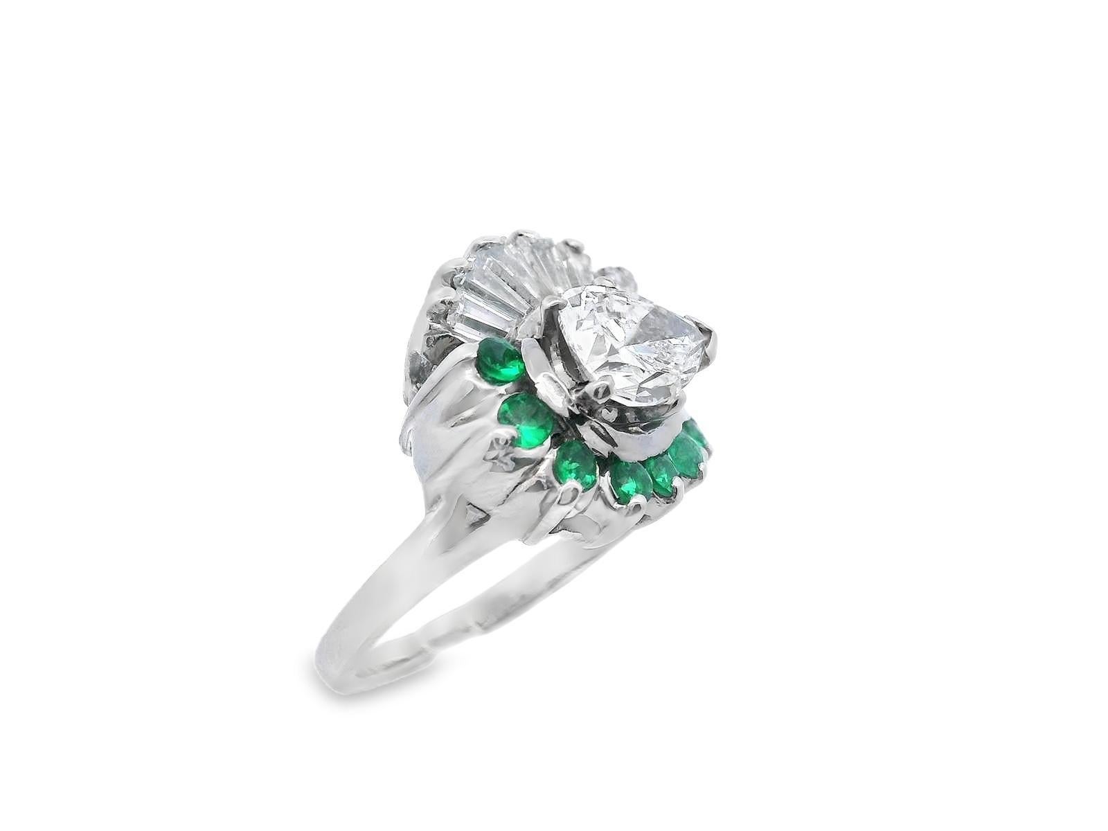 14k Weißgold Birnenförmiger Diamant- und Smaragdring mit GIA-Bericht (Tropfenschliff) im Angebot