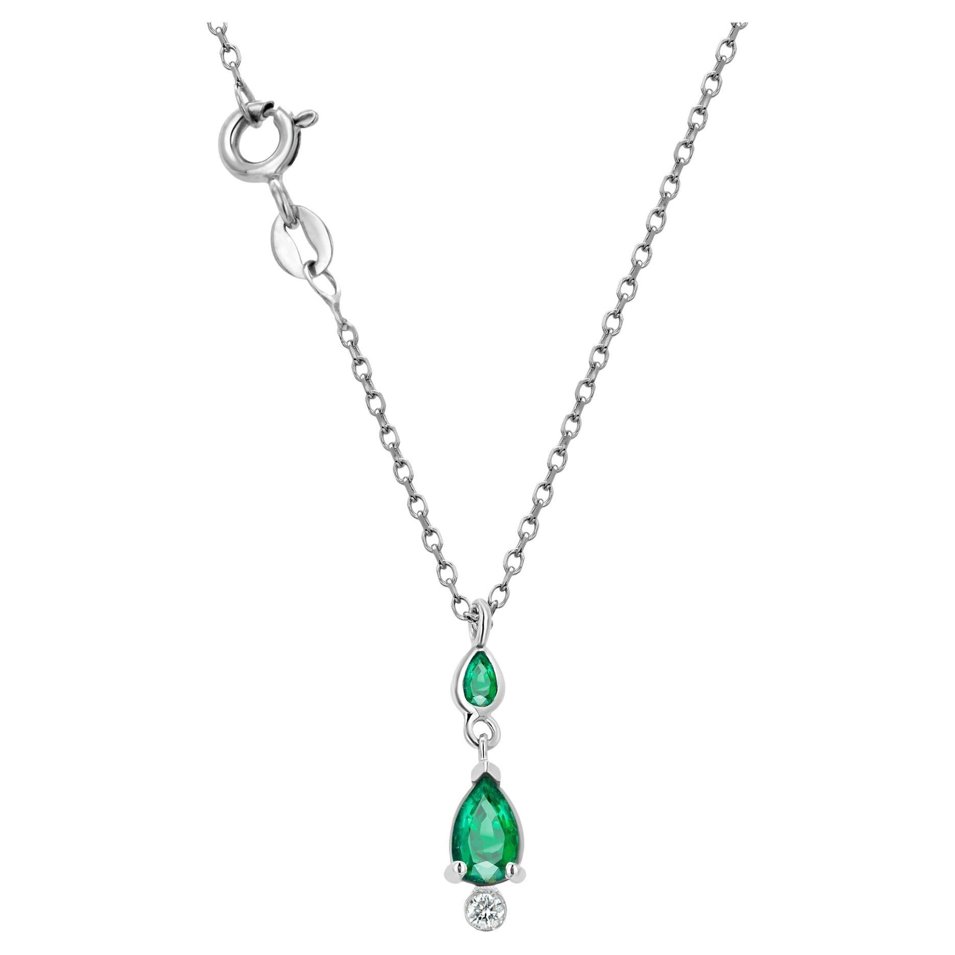 14K White Gold Pear-Shaped Emerald & Diamond Drop Pendant Necklace 17 Inch