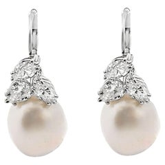 Pendientes de gota de perlas y diamantes de oro blanco de 14 quilates