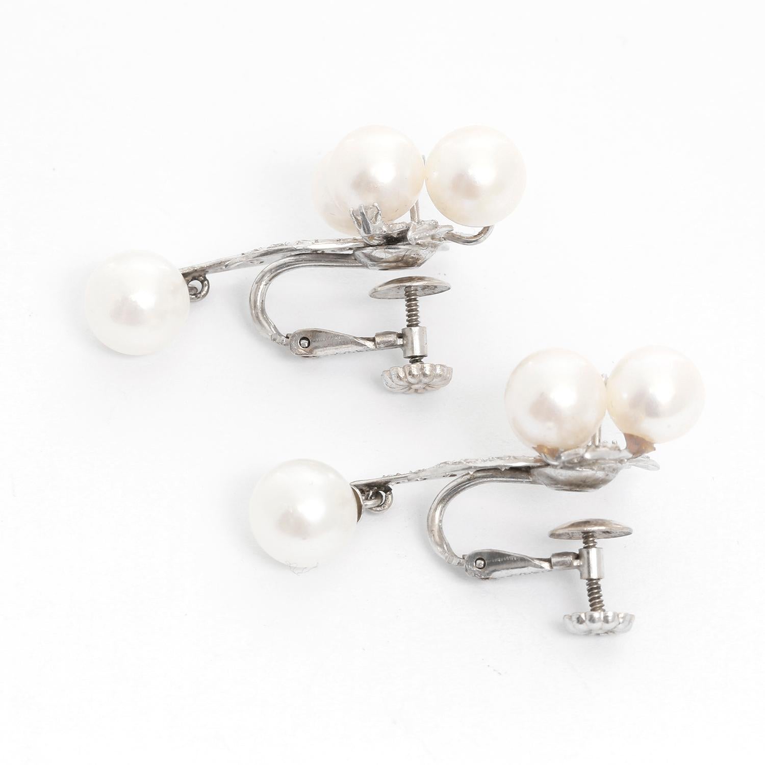 14 Karat White Gold Pearl and Diamond Earrings In Excellent Condition In Dallas, TX