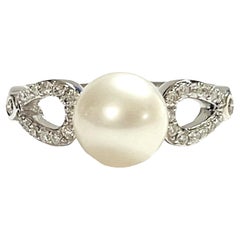 14K White Gold .Pearl and Diamond Ring with Appraisal