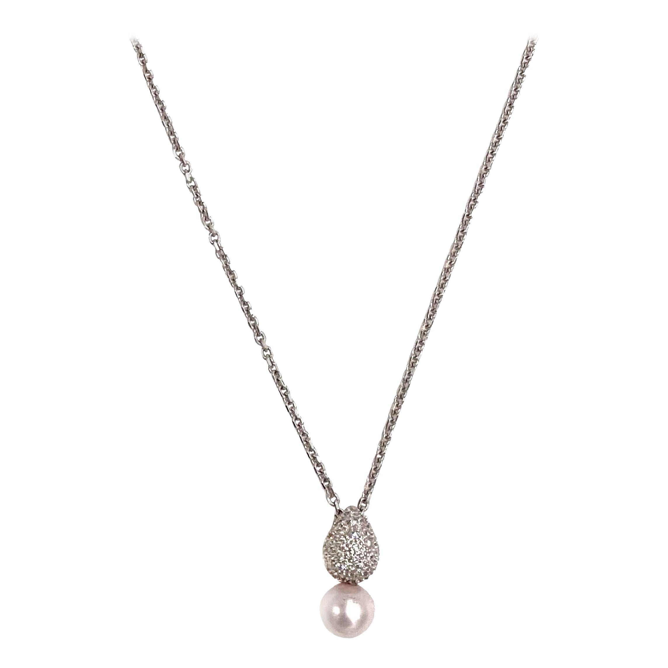 Colgante gota de perla con diamantes en oro blanco de 14 quilates en venta