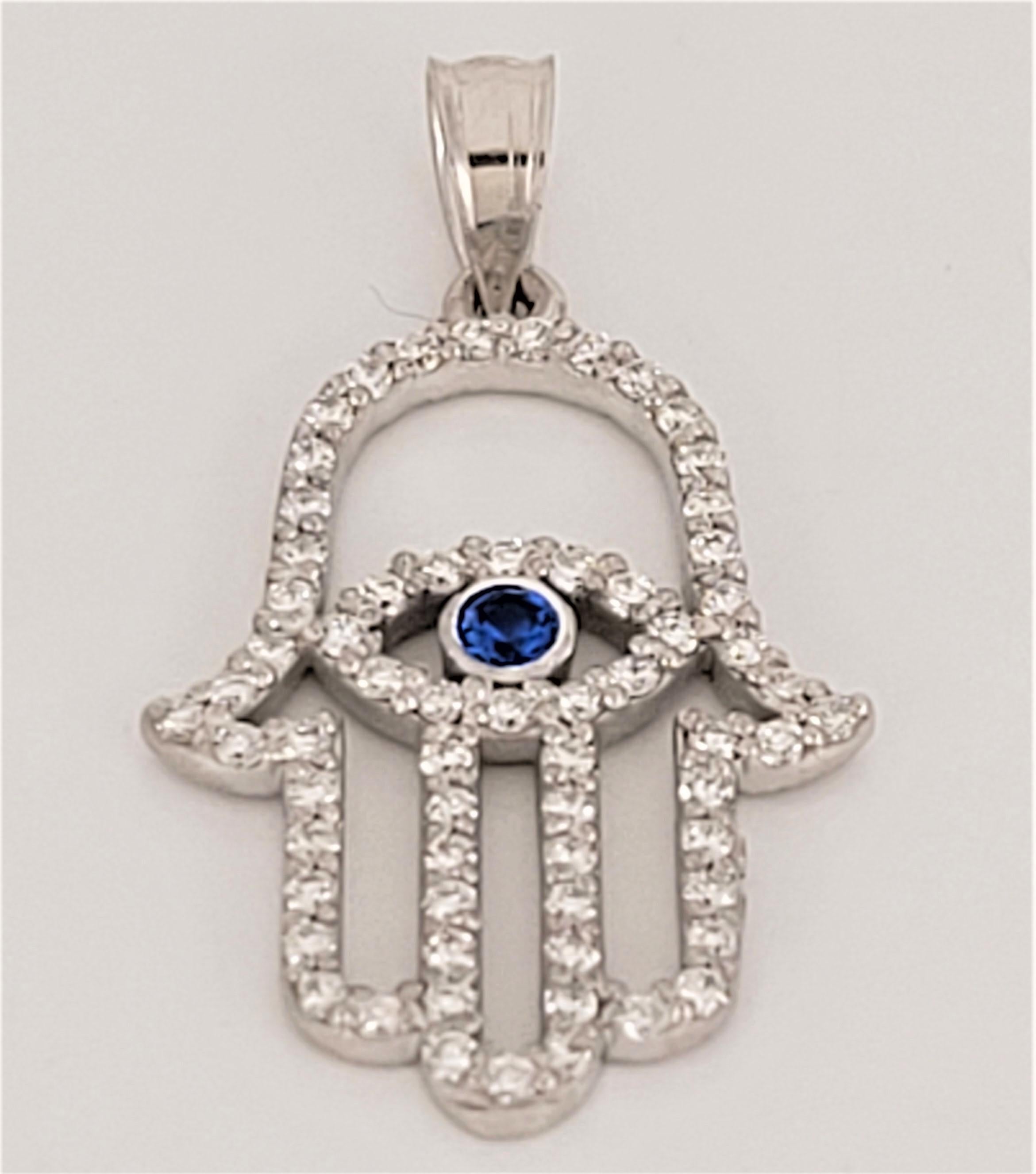 14K White Gold pendant with Sapphire and Diamonds In New Condition For Sale In New York, NY