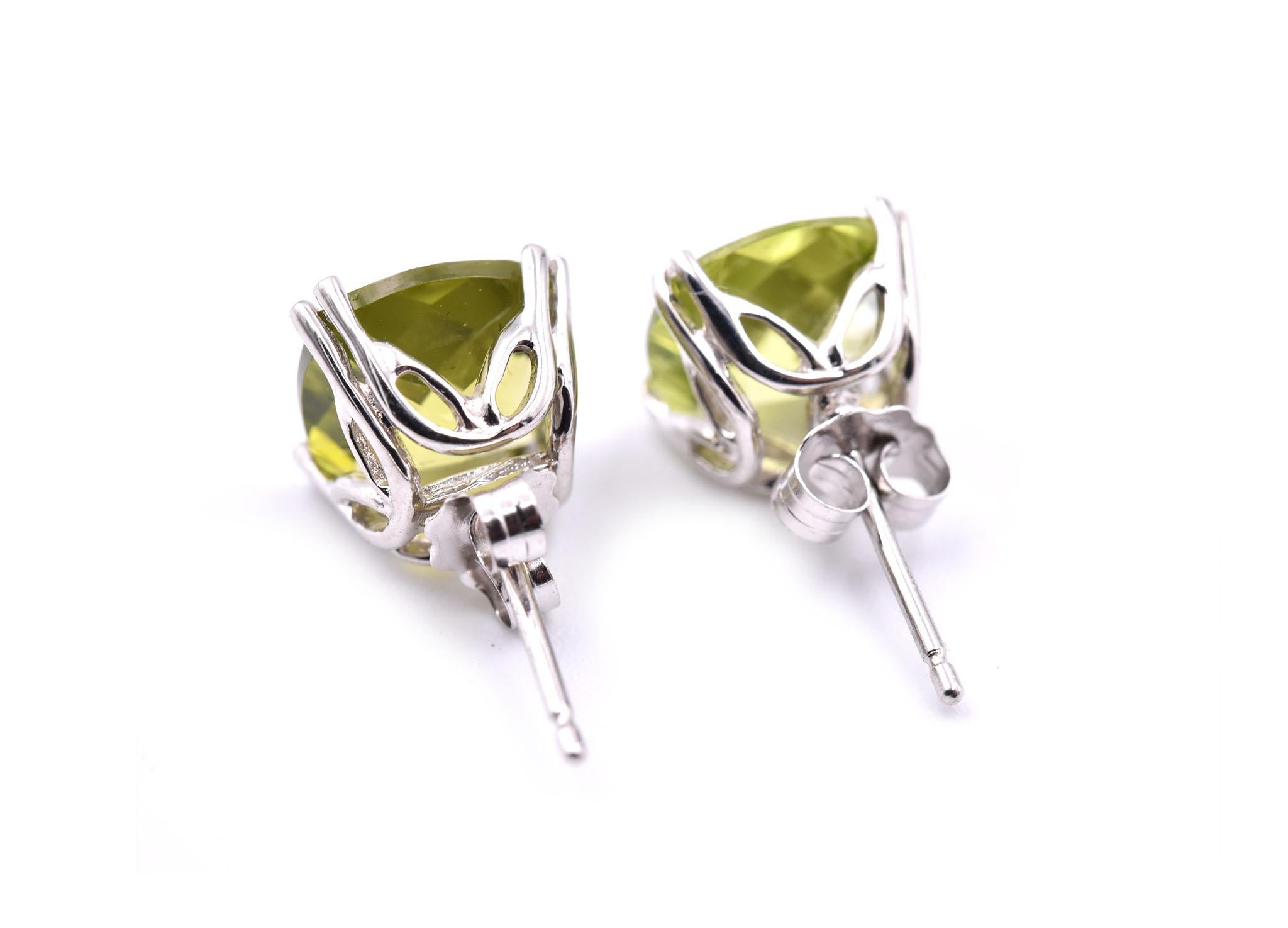 14 Karat White Gold Peridot Earrings In Excellent Condition For Sale In Scottsdale, AZ