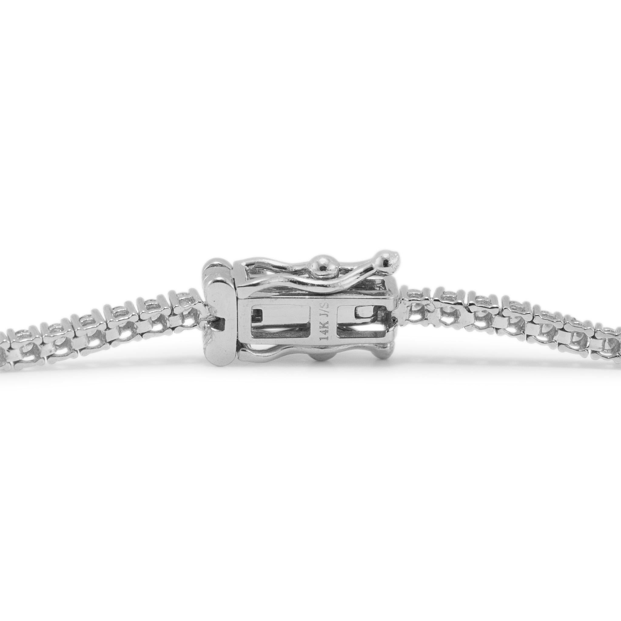 Petit or blanc 14 carats de 1,13 carat Bracelet tennis en diamants Excellent état - En vente à Houston, TX