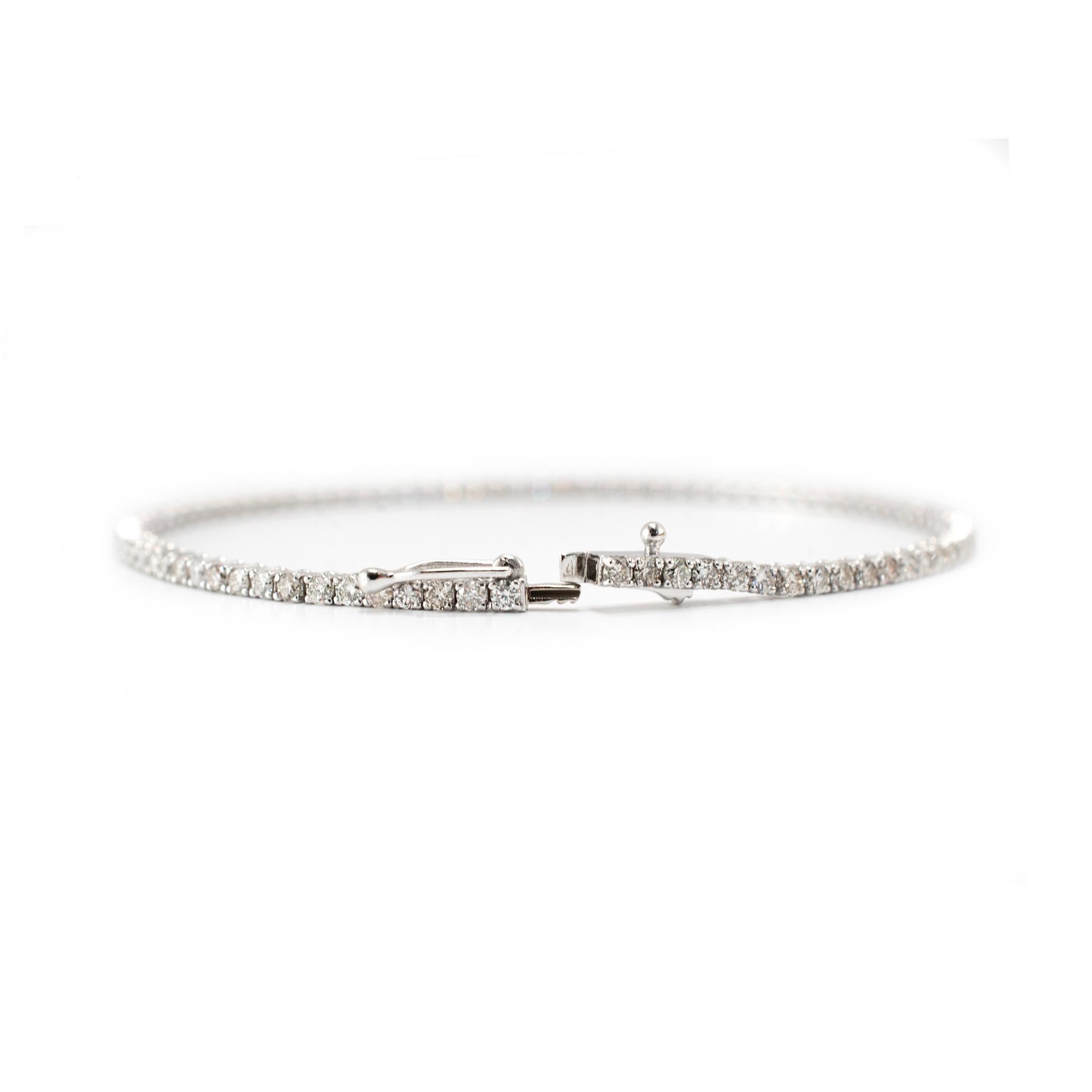 Or blanc 14K Petite 2.05ct. Bracelet de tennis à 4 branches avec diamants Pour femmes en vente