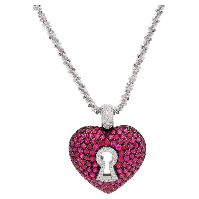 Louis Vuitton Diamond Heart Locket White Gold Pendant Necklace at 1stDibs   diamond heart lockets, louis vuitton diamond necklace, louis vuitton heart  locket necklace