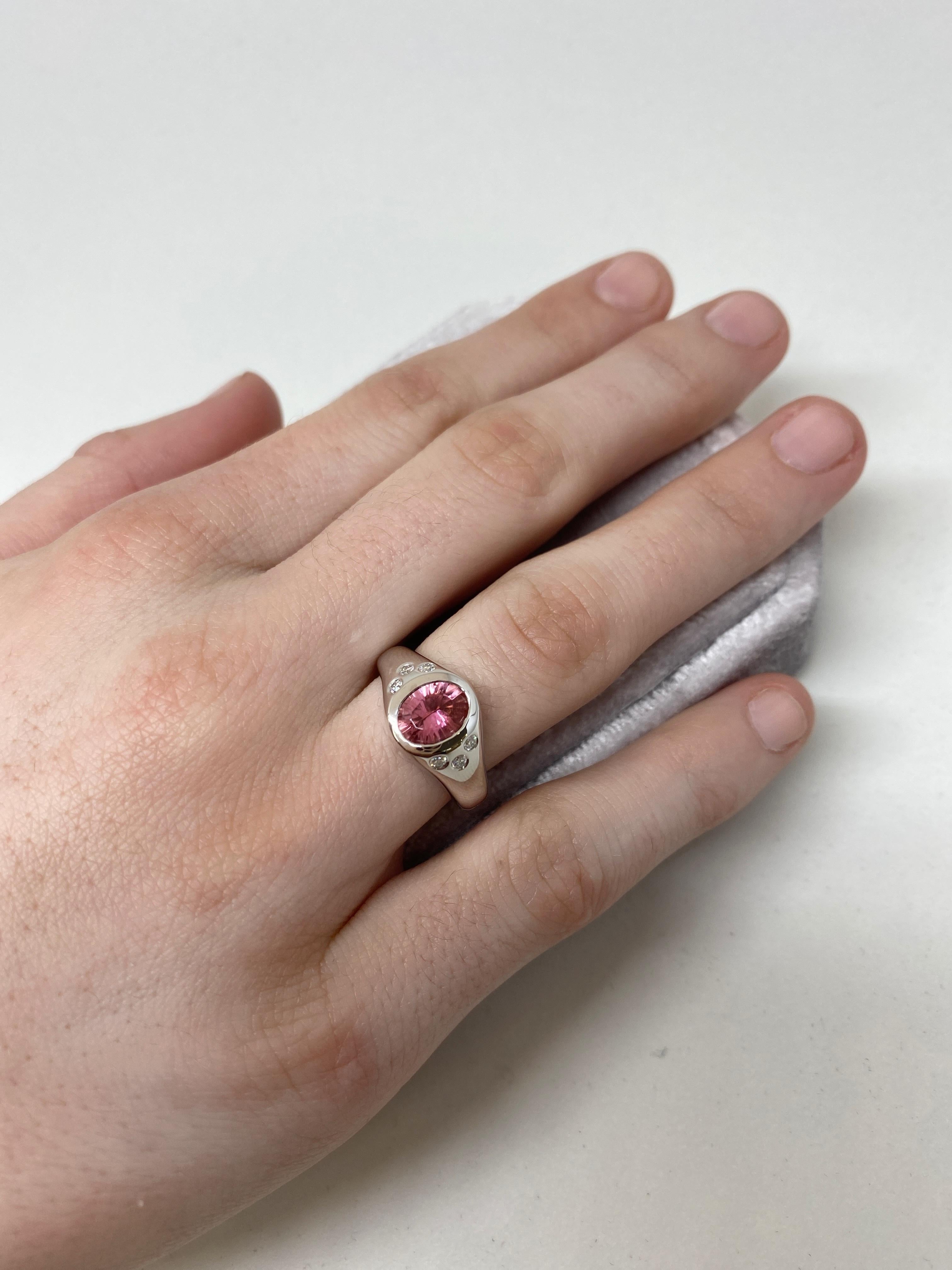 14k Weißgold Rosa Turmalin und Diamant Pinky Signet Ring Damen