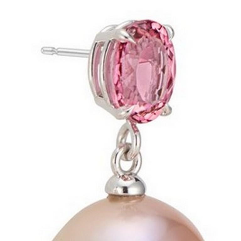 14 Karat White Gold Pink Tourmaline with Natural Pink Baroque Pearl Earrings In New Condition For Sale In New York City, NY