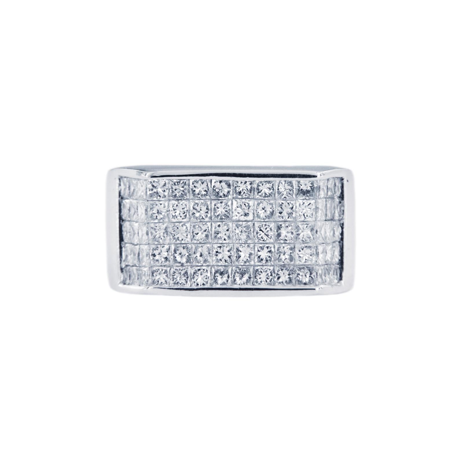 BAGUE DE PETIT DOIGT EN OR BLANC 14K AVEC DIAMANTS 2,5CT 

-Sur mesure
-Or blanc 14k
-Taille de l'anneau : 7
-Diamant : 2,5 ct, clarté VS, couleur G.
-Largeur : 11,6 mm

RETAIL : 5500