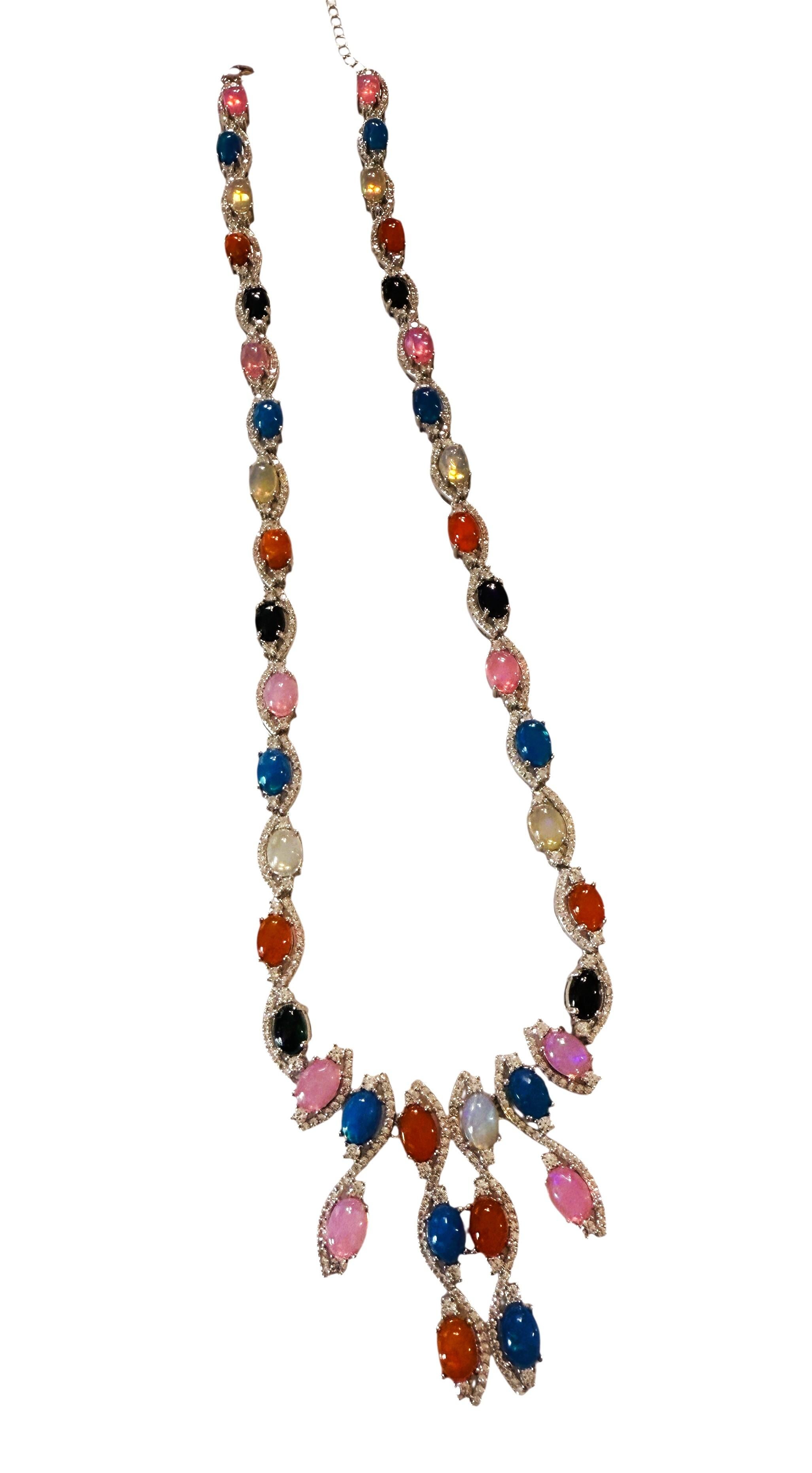 Collar de Oro Blanco de 14k bañado en Oro de Ley 31,92 Quilates Ópalo y Zafiro talla Diamante en Excelente estado para la venta en Eagan, MN