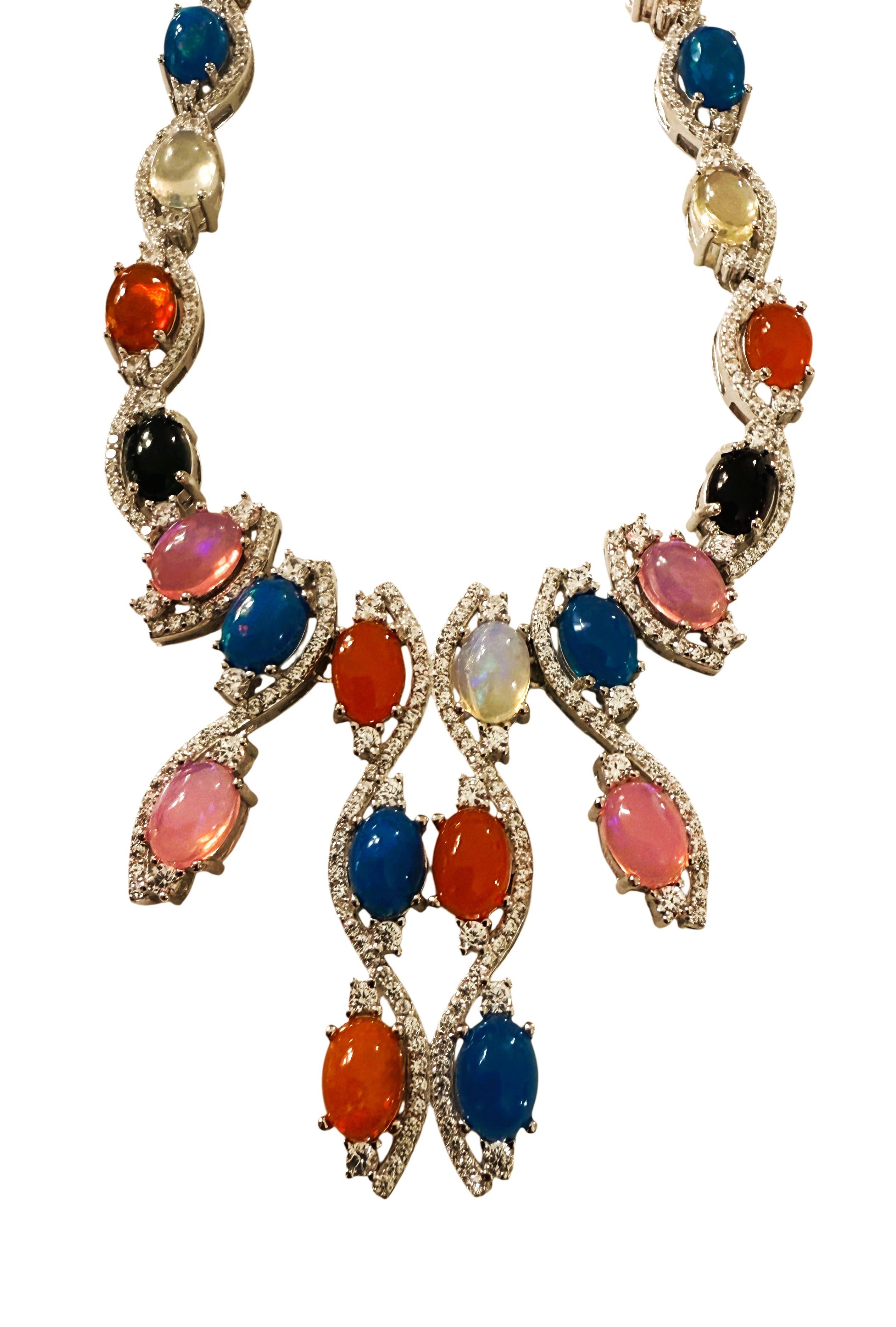 Collar de Oro Blanco de 14k bañado en Oro de Ley 31,92 Quilates Ópalo y Zafiro talla Diamante en venta 1