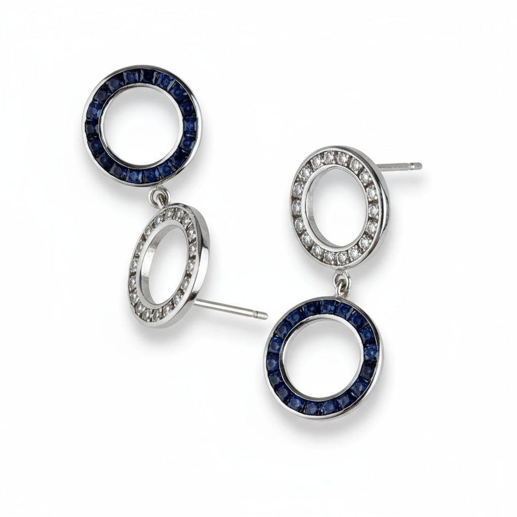 Taille carrée Boucles d'oreilles double cercle en or blanc 14K, diamant taille princesse et saphir en vente