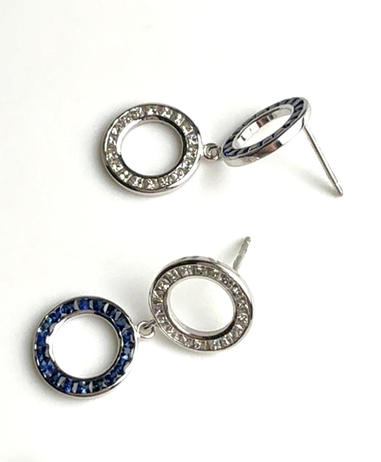 Boucles d'oreilles double cercle en or blanc 14K, diamant taille princesse et saphir en vente 1