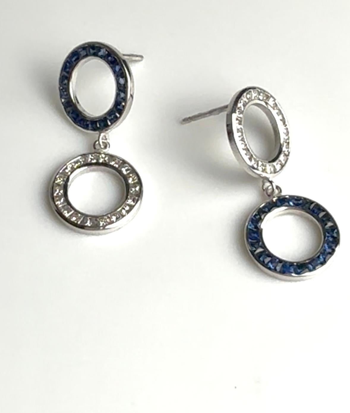 Boucles d'oreilles double cercle en or blanc 14K, diamant taille princesse et saphir en vente 3