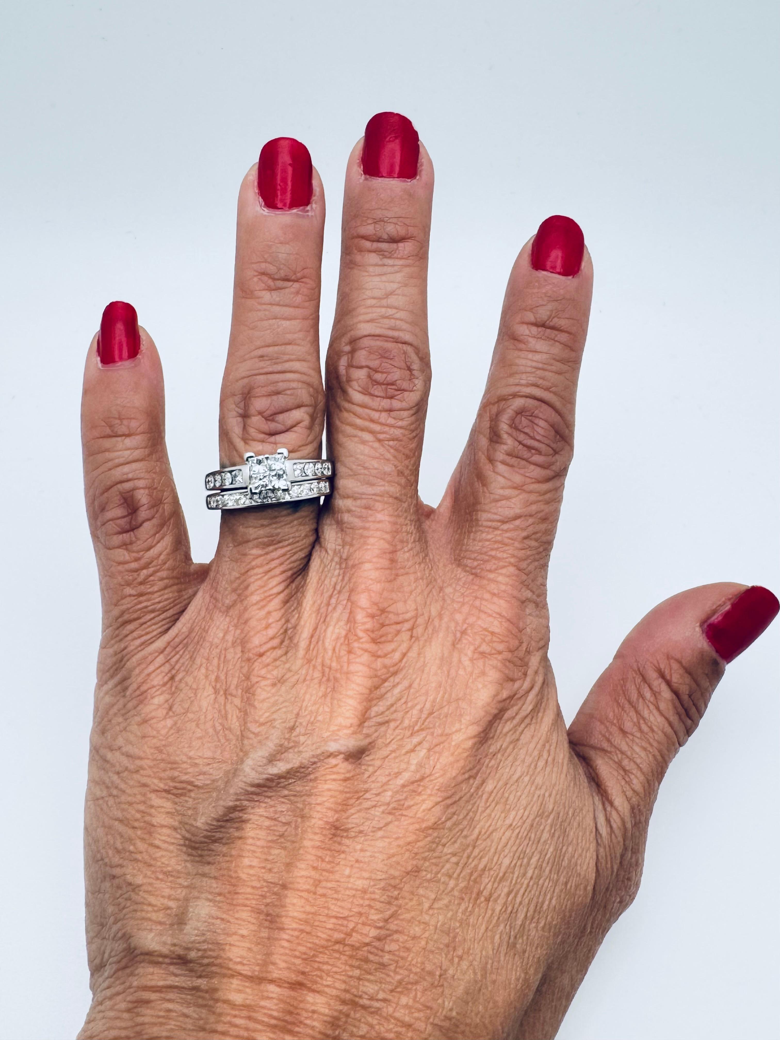 Bague de fiançailles en or blanc 14K avec diamant taille princesse en vente 4