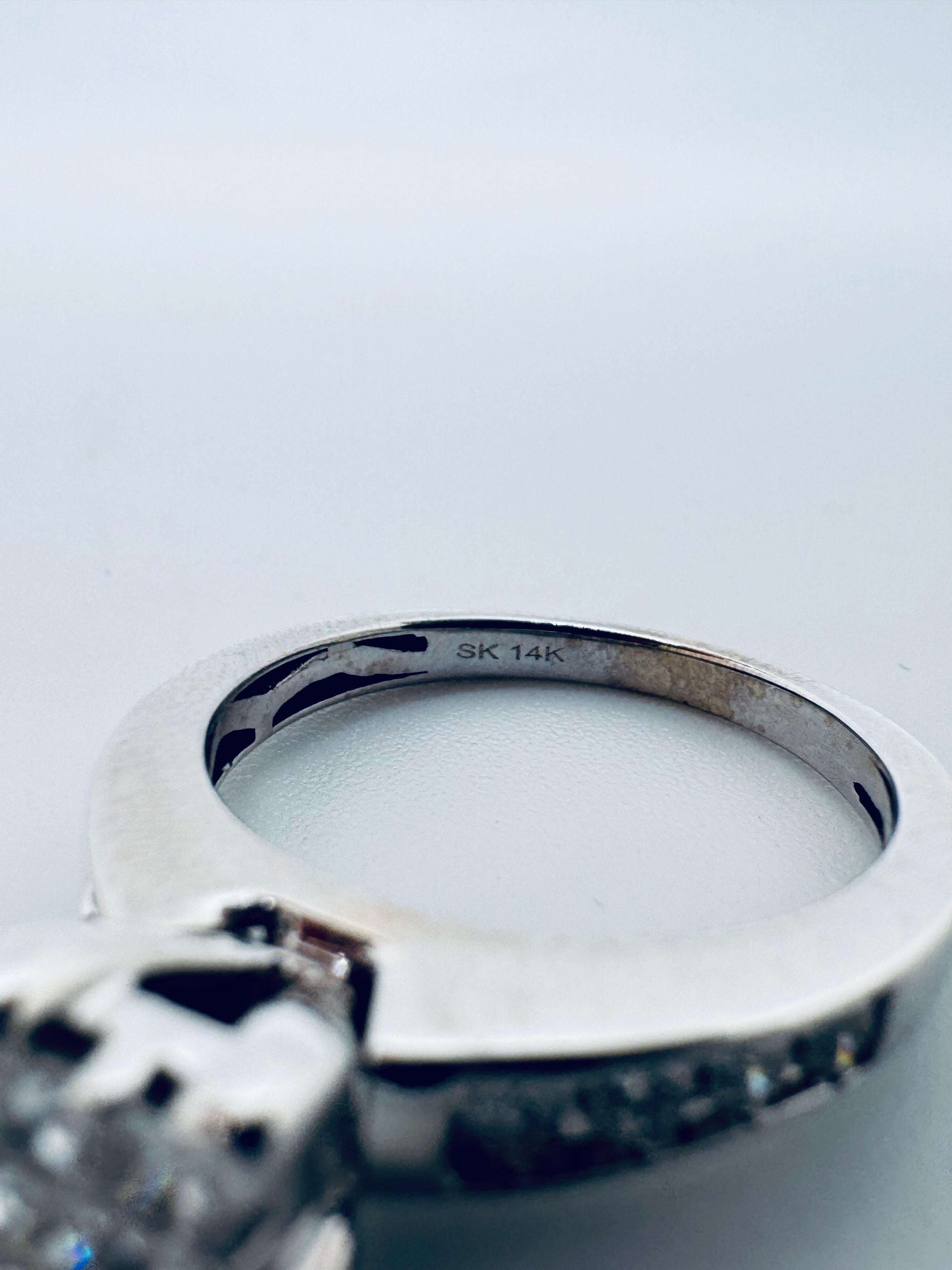 Bague de fiançailles en or blanc 14K avec diamant taille princesse Bon état - En vente à Palm Desert, CA