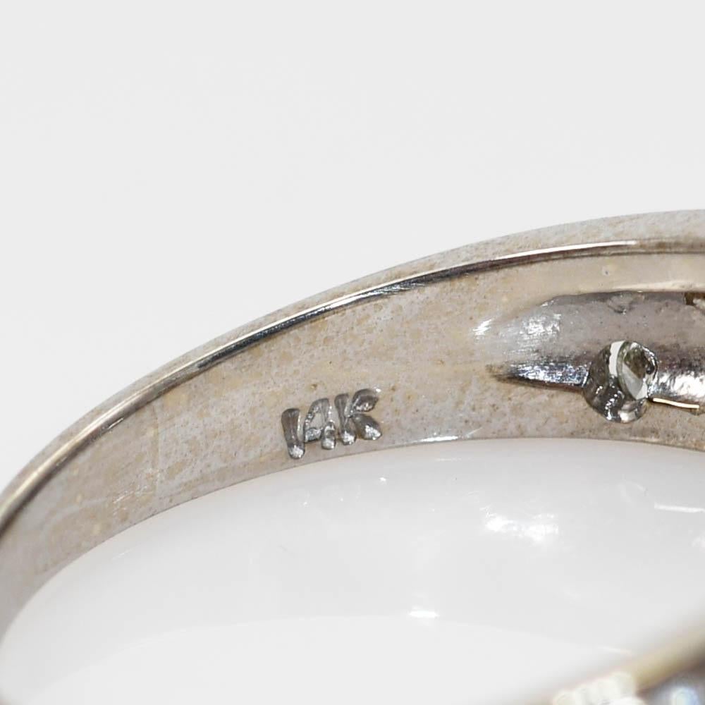 14 Karat Weißgold Diamantring mit Prinzessinnenschliff .88 Karat, 3.9 g Damen im Angebot