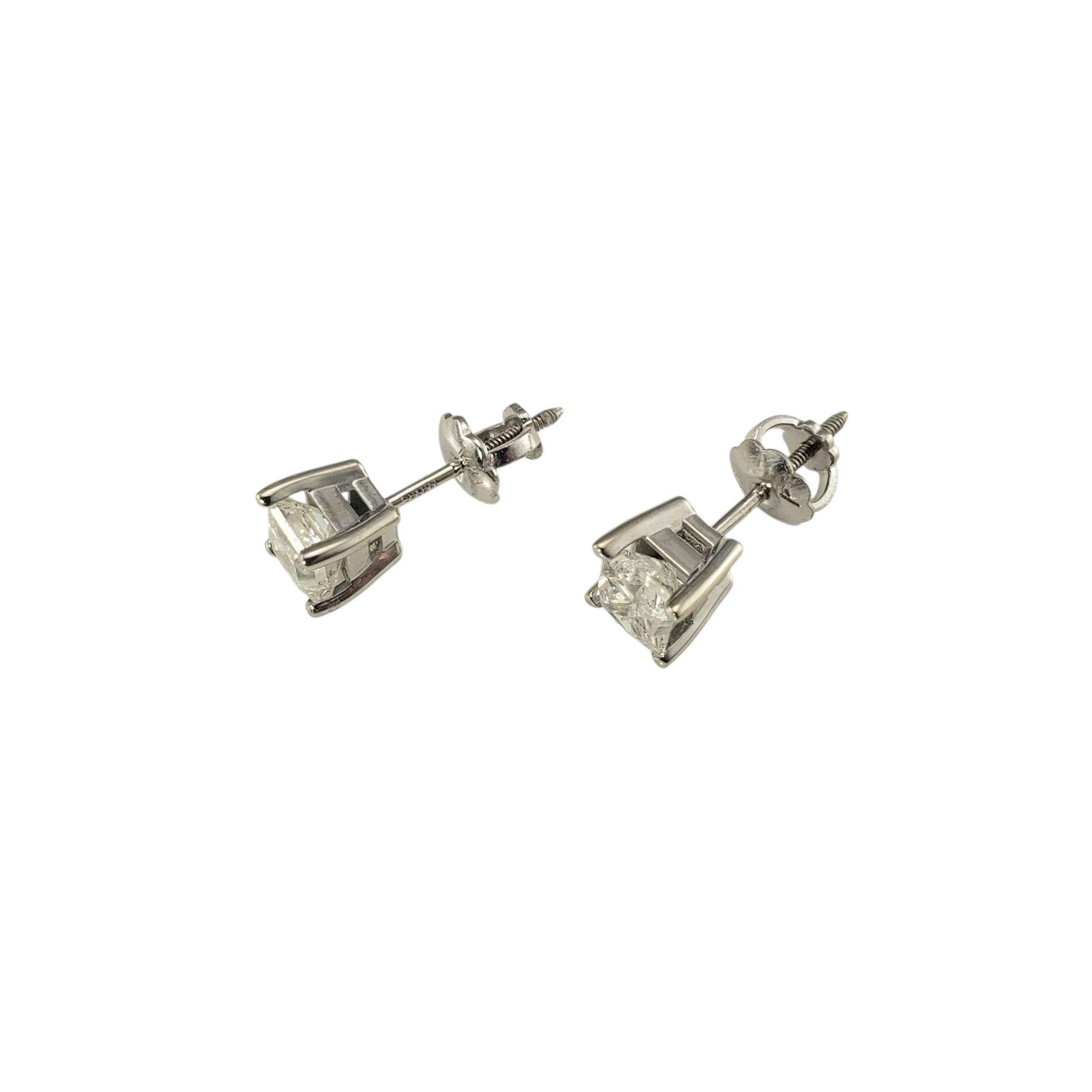 Taille princesse Boucles d'oreilles en or blanc 14K avec diamants taille princesse #23257 en vente