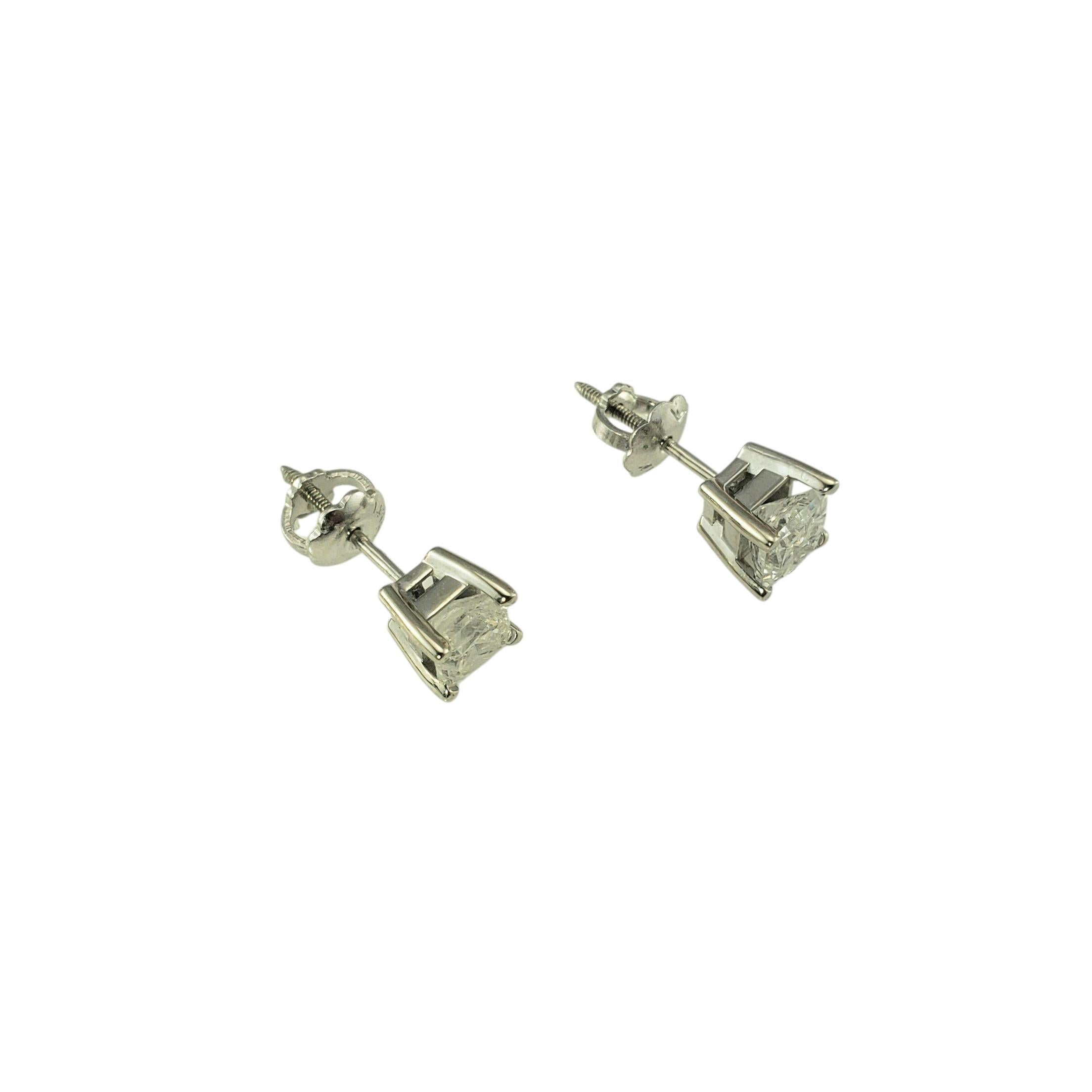 Boucles d'oreilles en or blanc 14K avec diamants taille princesse #23257 Bon état - En vente à Washington Depot, CT