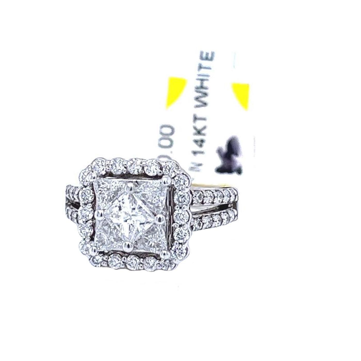 A Prince's Cut Diamond mit runden Diamanten Cluster-Ring, ist dieser Prinz geschnitten Diamant Ring von runden Diamanten umgeben, die alle in einem 14K Weißgold mount mit Diamanten mit G Farbe und VS2 Klarheit, Dieser Ring hat eine 6 Größe und es