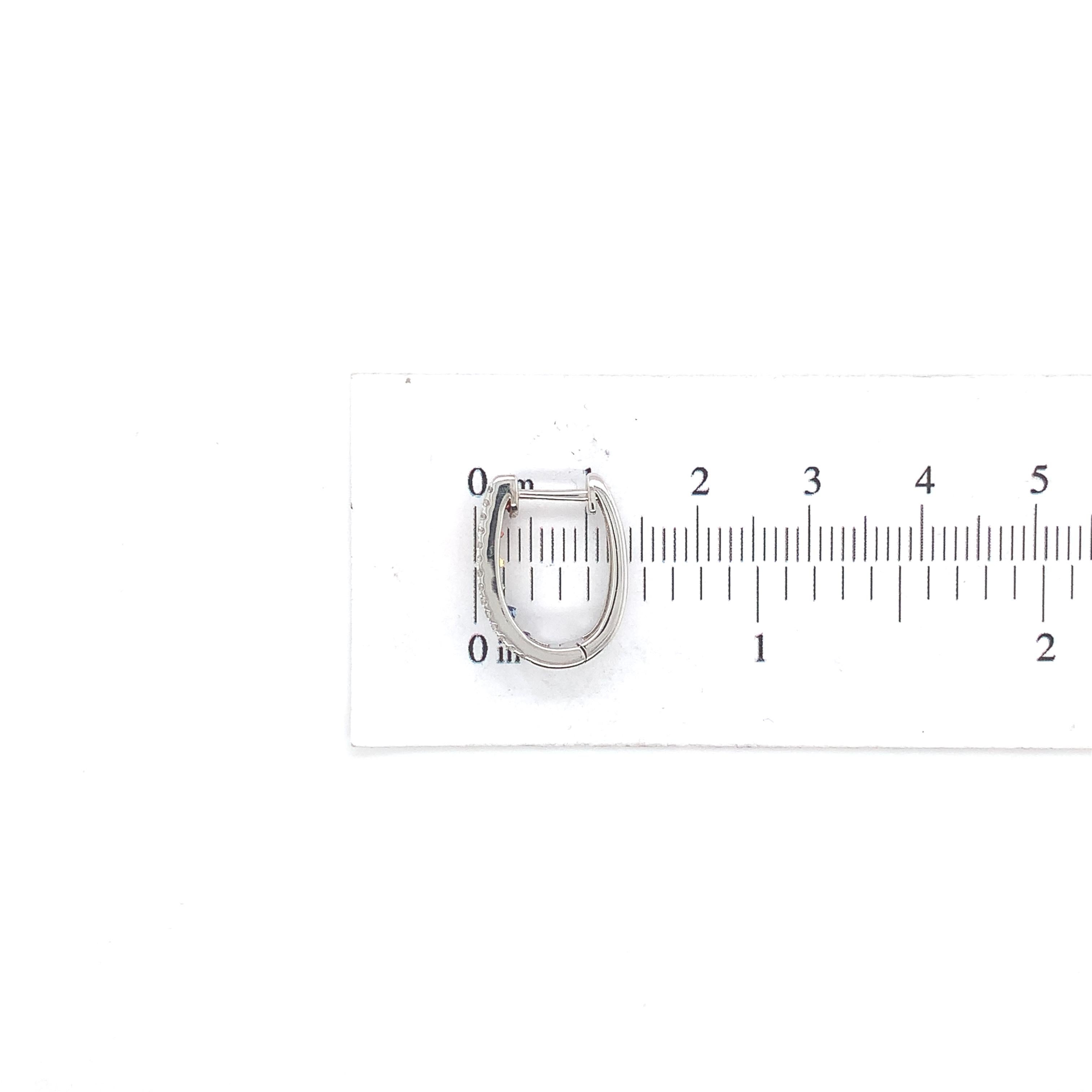 14K  Boucles d'oreilles ovales en or blanc avec saphirs arc-en-ciel et diamants en vente 2