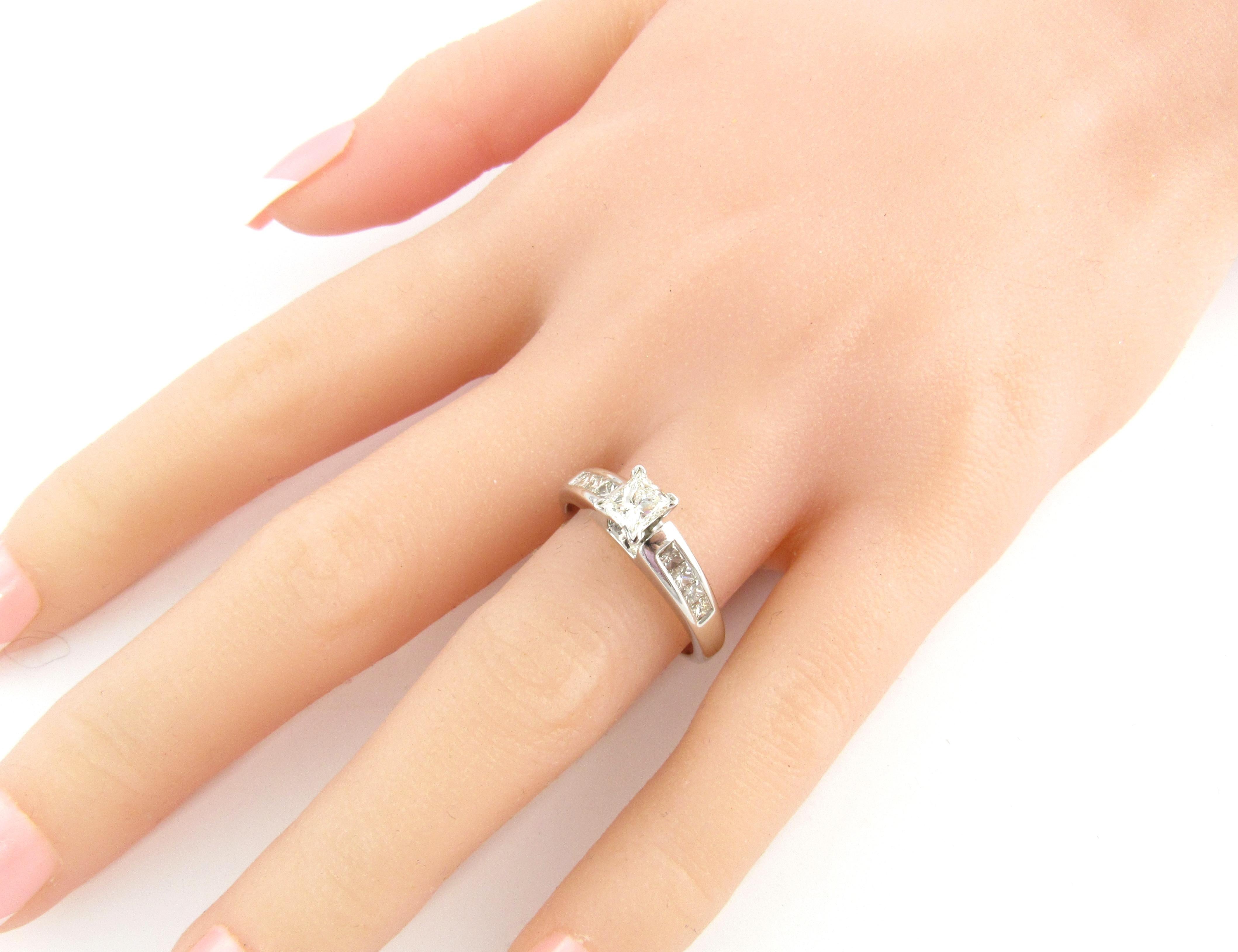 14 Karat White Gold Rectangle Modern Brilliant Cut Diamond Ring 8 / 1.05 Carat For Sale 2
