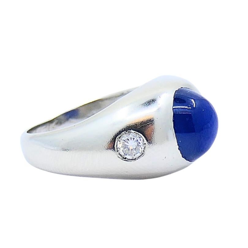 Bague Art déco en or blanc 14 carats avec cabochon de saphir et diamant Bon état - En vente à Beverly Hills, CA